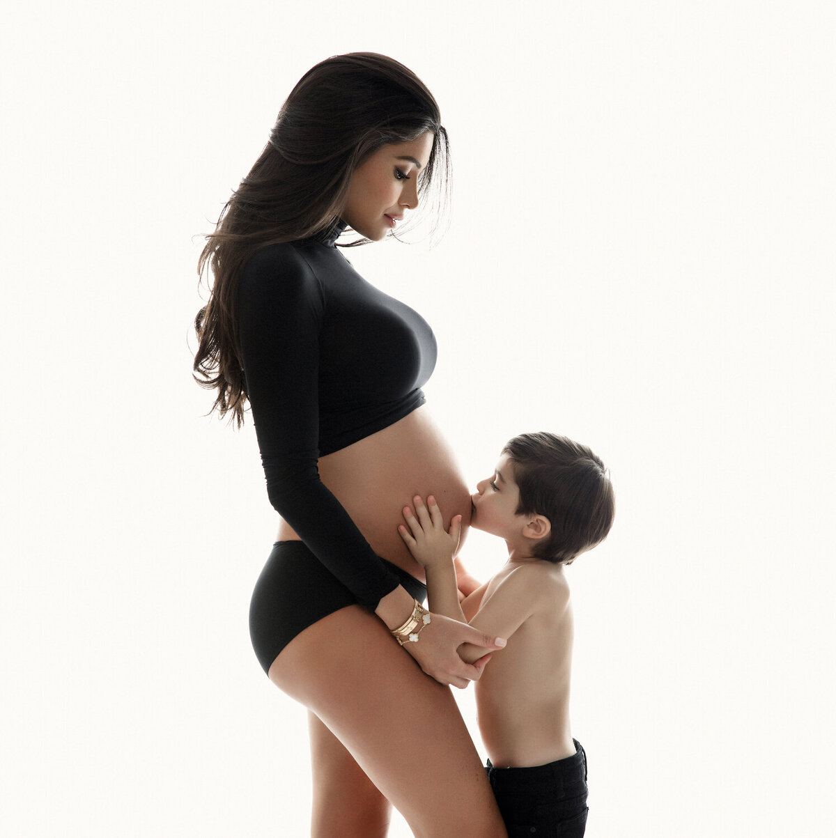 Lola Melani Maternity Portfolio-pregnancy silhouette