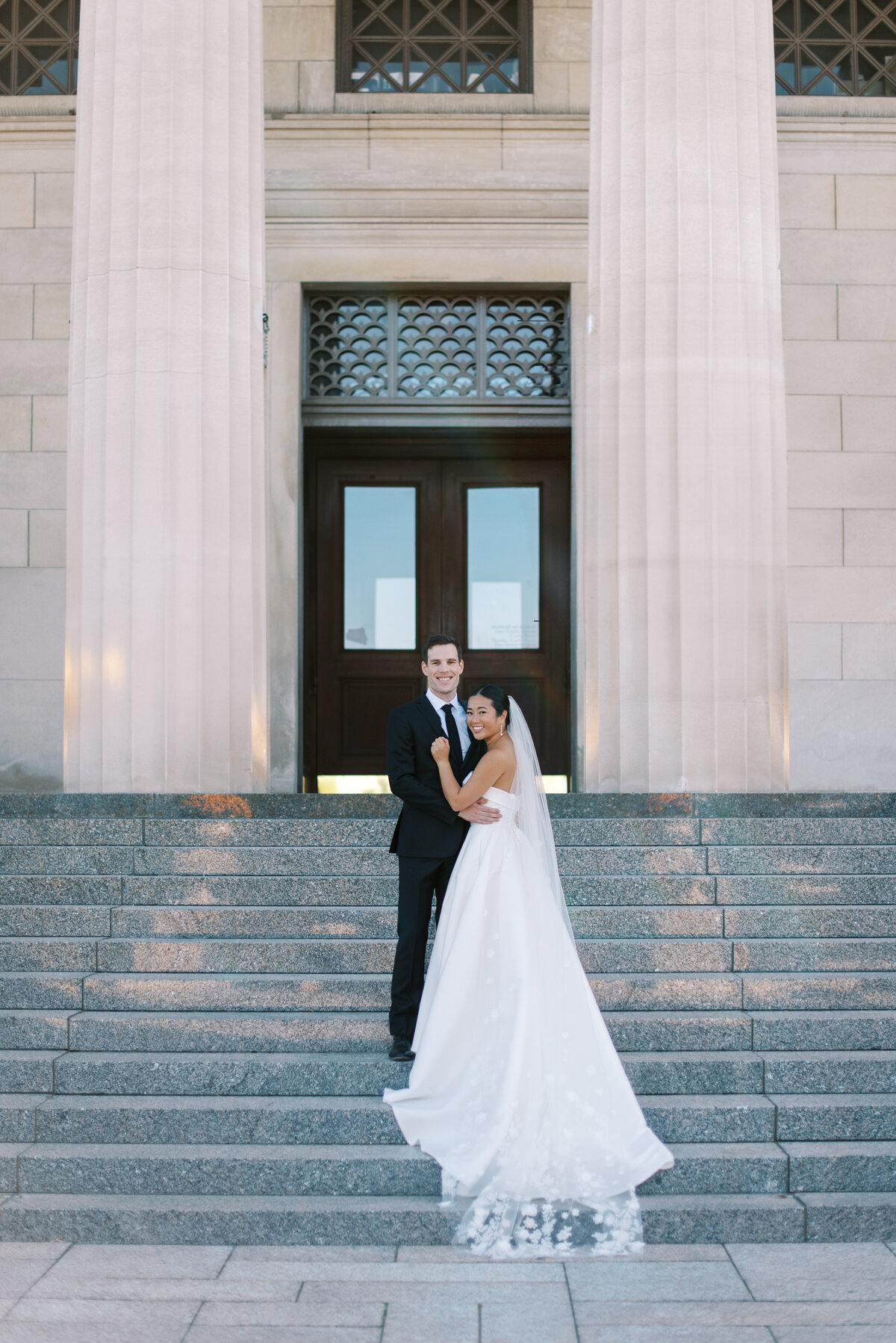 cassie-nichole-photography-cincinnati-ohio-wedding-photography-the-view-at-mt-adams-hannah-jeff-wedding-day-bride-and-groom-2