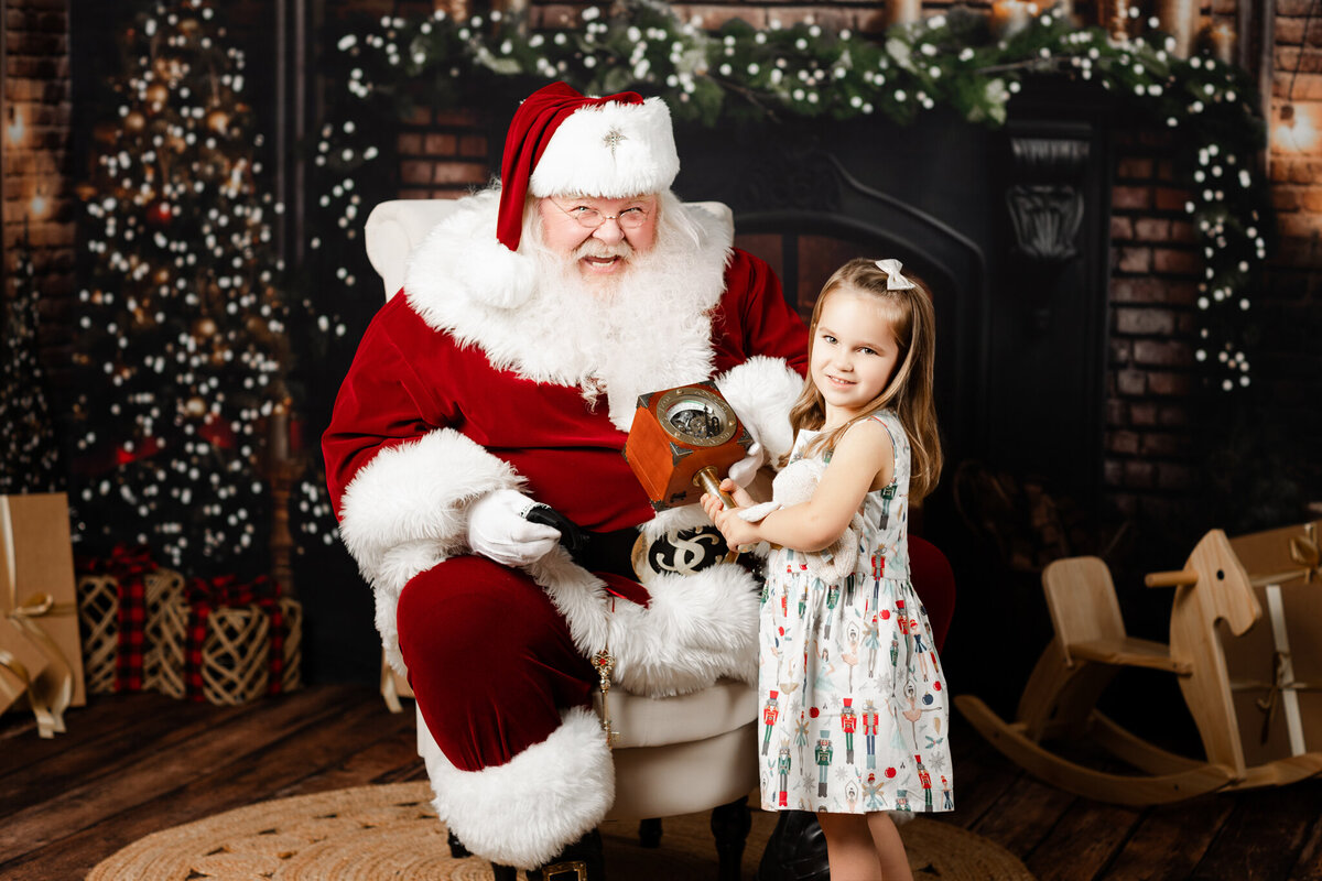 Best NWA holiday photographer, holiday portraits near me, Northwest Arkansas holiday photography, NW Arkansas holiday photos, NWA santa photos