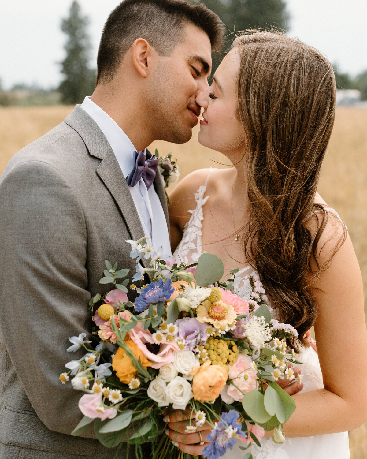 august_farmhouse_on_greenbluff_spokane_washington_wedding_05