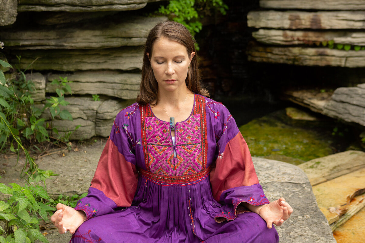 Lindsay-Yoga-Meditation-Teacher-Brand-Photos-Chicago-28