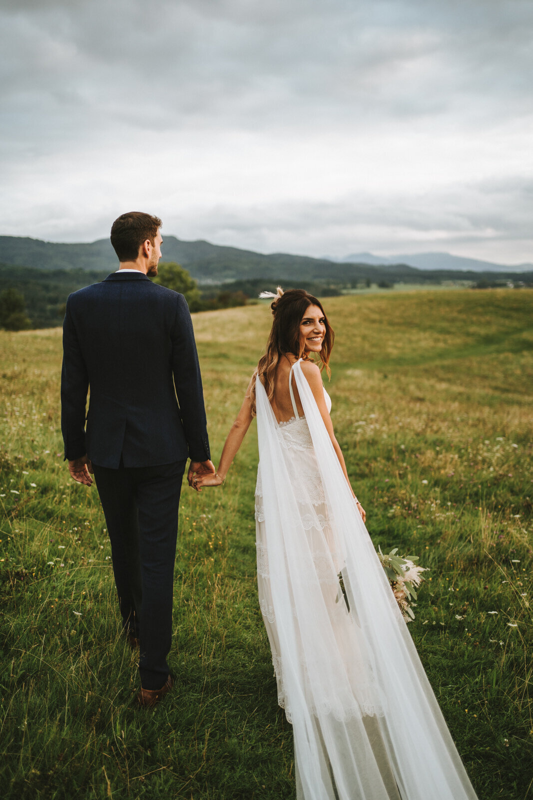 Hochzeitsfotograf-Freiburg-Hochzeitsfotograf-in-Freiburg-Hochzeit-rustikal-boho-Heiraten-Scheune-42