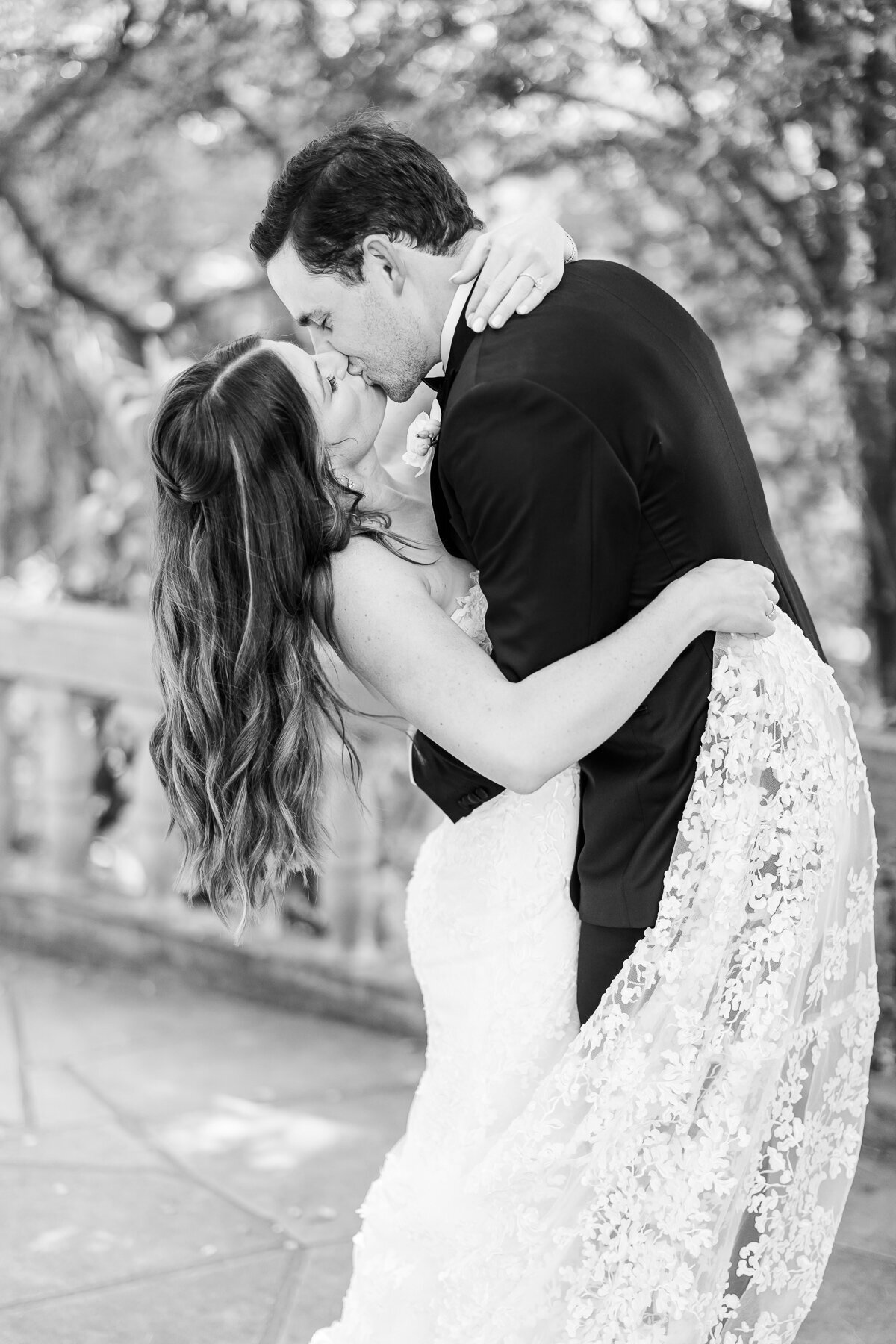 Laguna-Gloria-Wedding-Photographer-Austin-0032