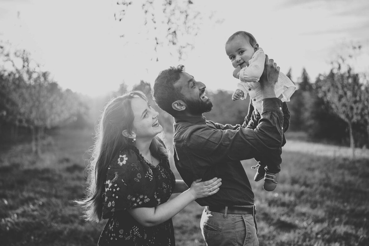 moments-and-mountains-photo-and-film-video-olympia-tacoma-chehalis-photographer-family-Em-BW (31 of 50)