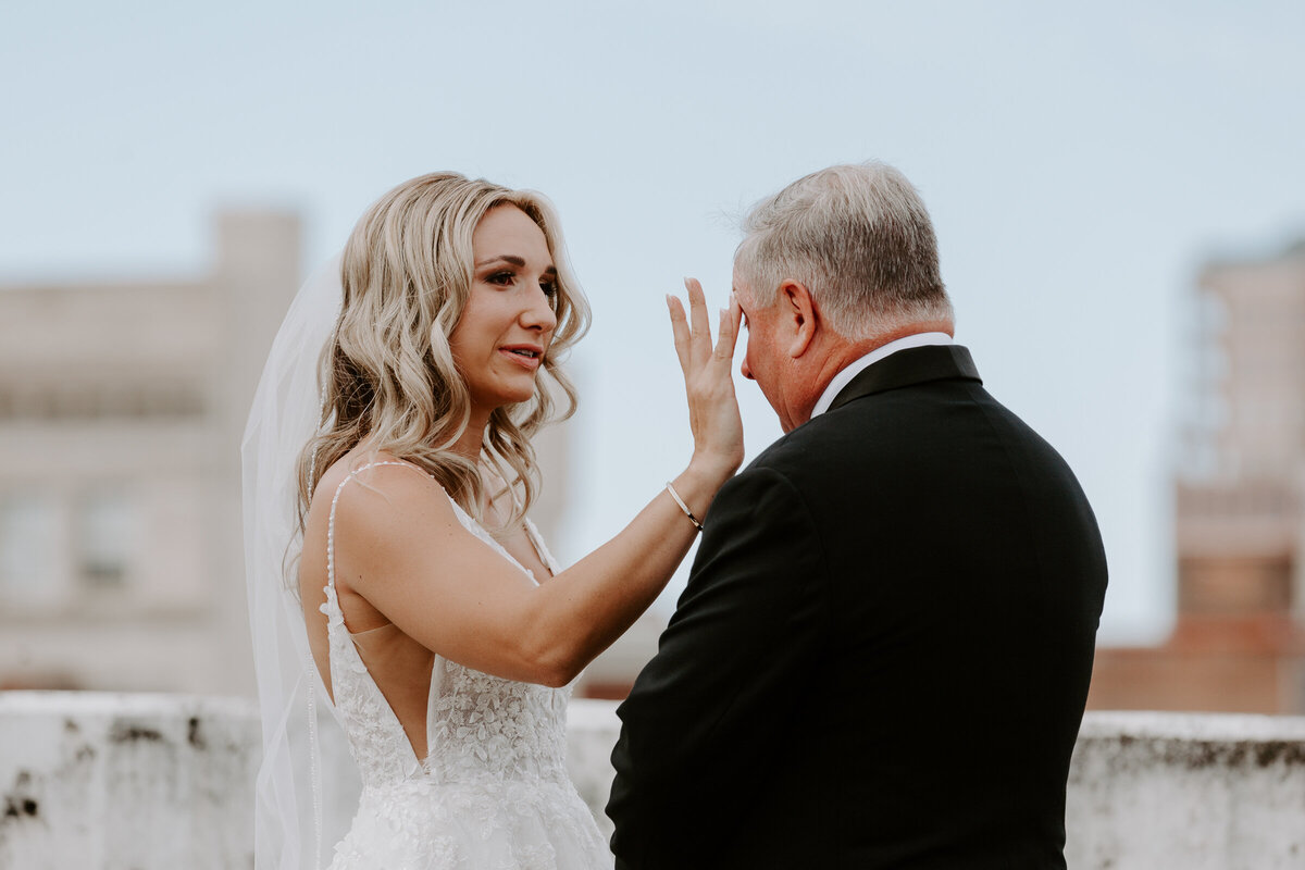 Braden-Olivia-Hotel-Covington-Wedding-Kentucky-32