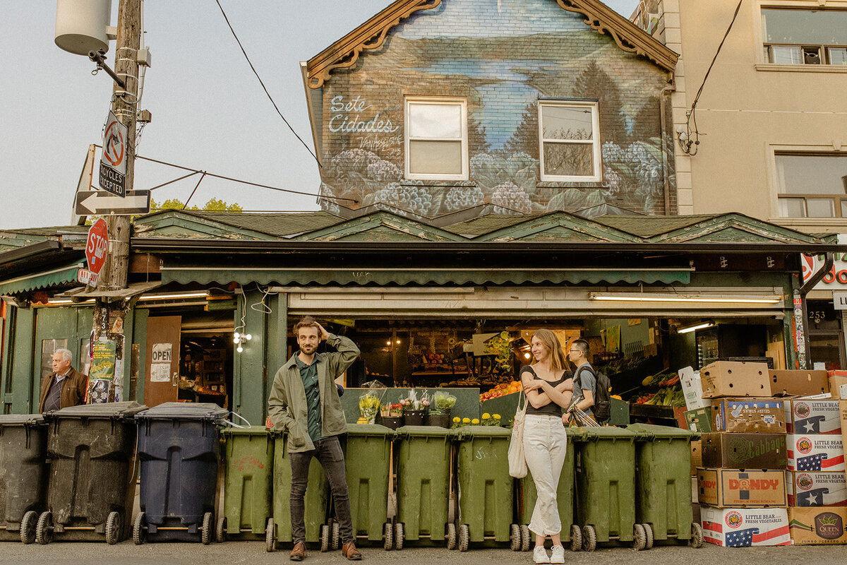 downtown-toronto-kensington-market-engagement-session-nontraditional-artsy-indie-film-romatic-1486