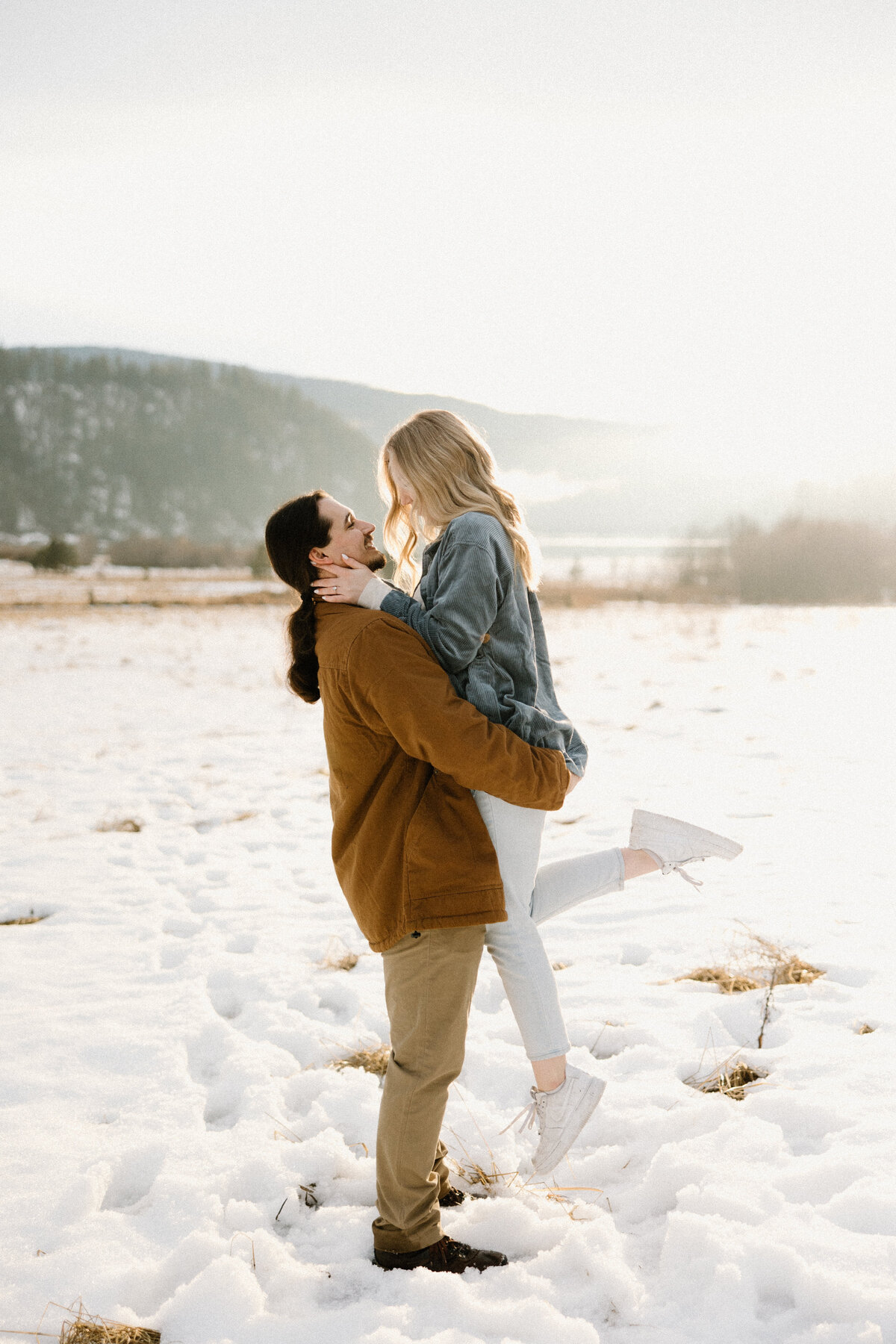 Winter snowy couples photos