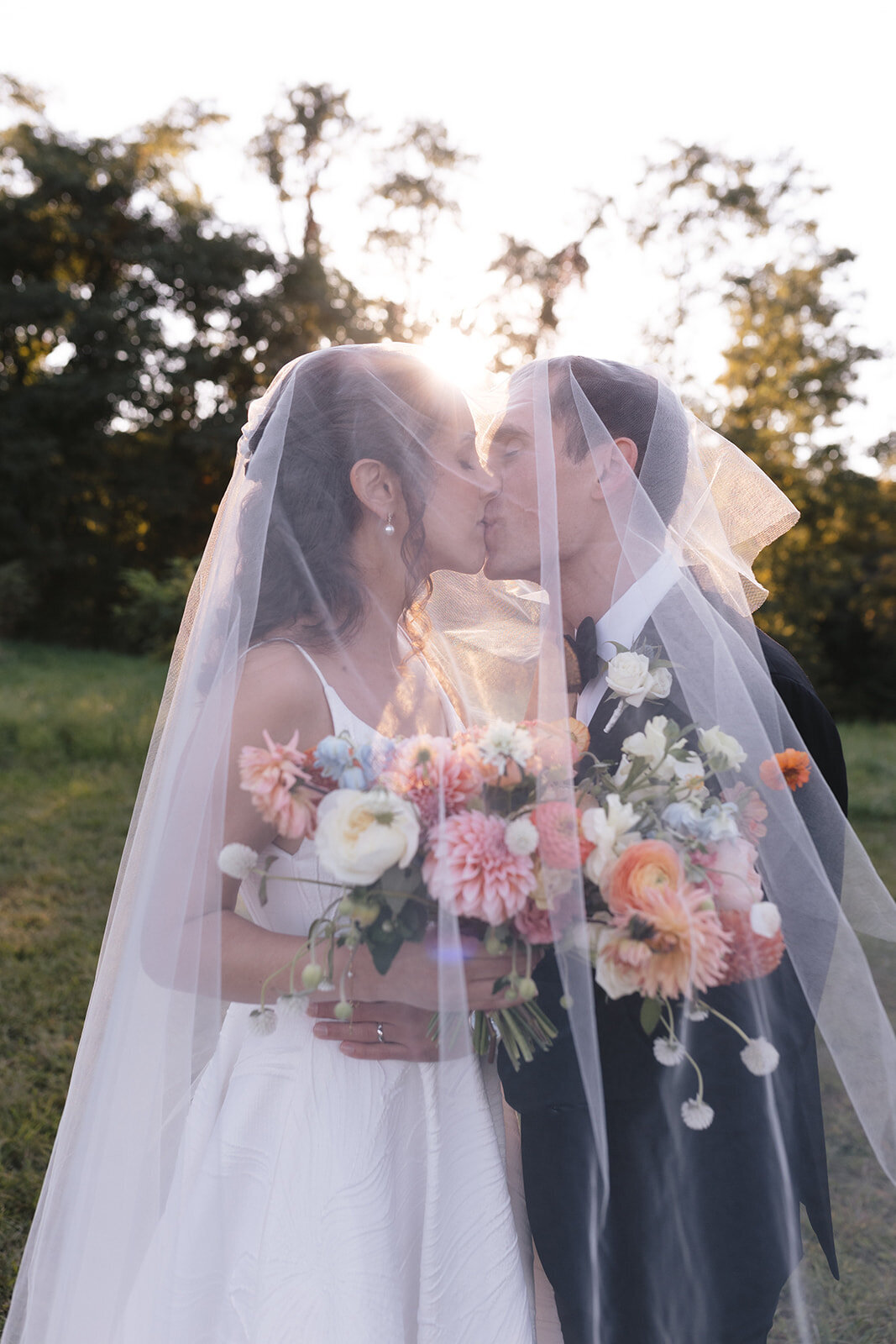 red maple vineyard wedding photographer