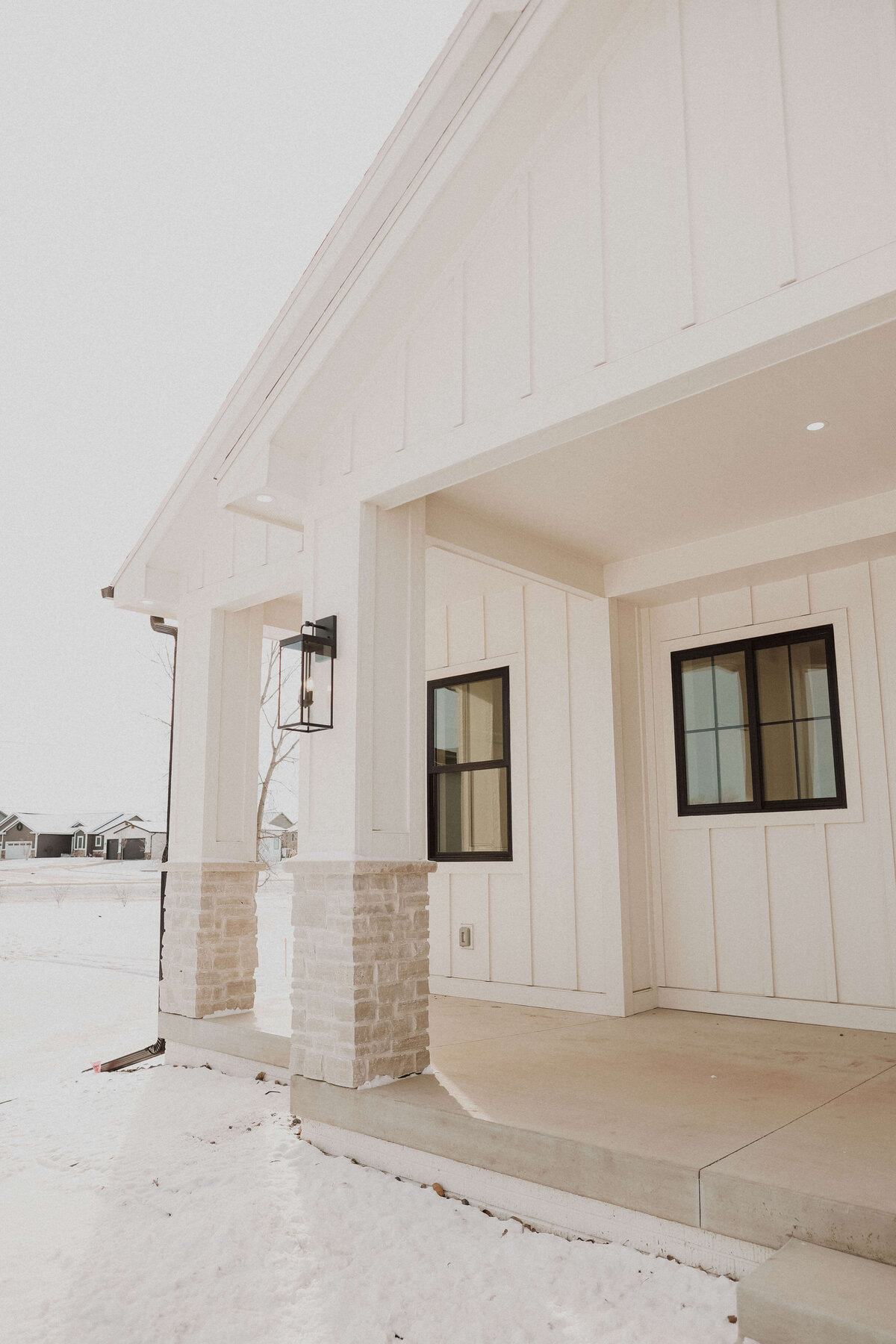 2802-Exterior-Grimes-Central-Iowa-Custom-Home-JRL-Builders-3F1A0301