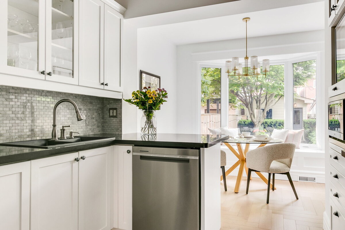 25-web-or-mls-15_004_Kitchen