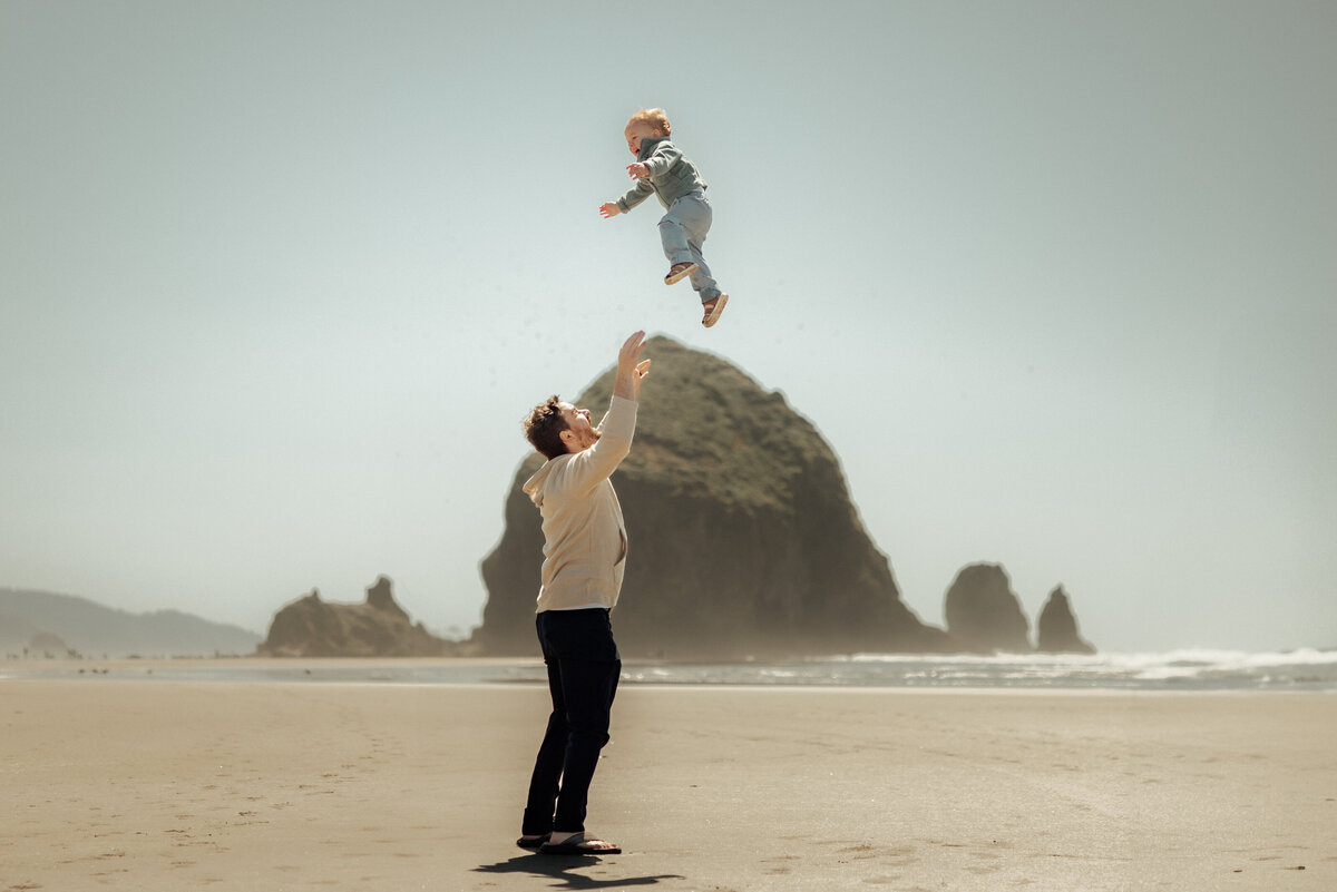 Oregon Coast Cannon Beach Family Couples Photos Portland Vancouver PNW Photographer