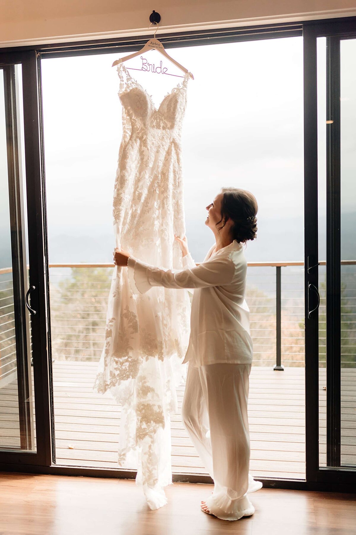 trillium-destination-wedding-venue-tn-bridal-suite-gowns