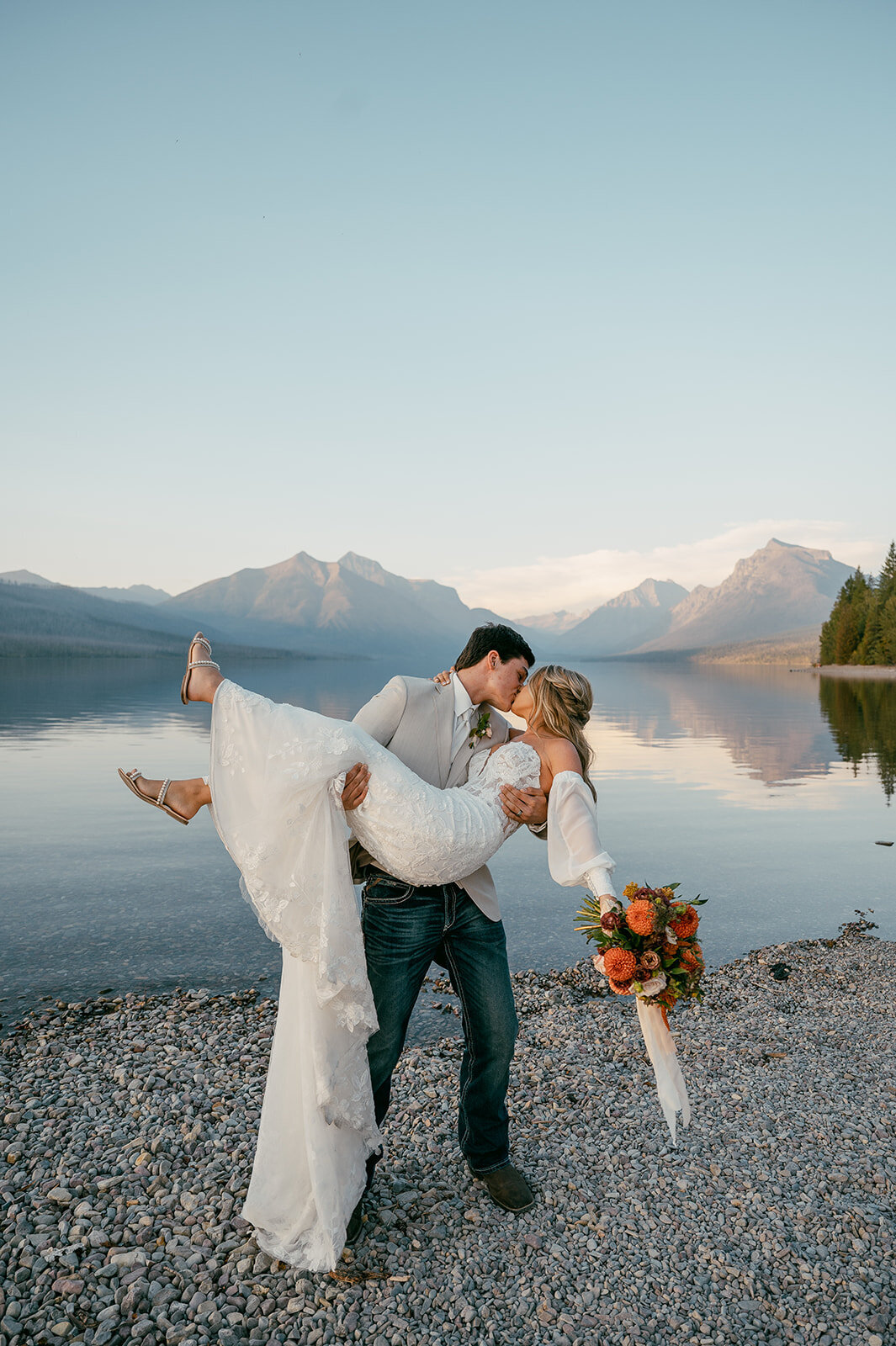 presley-gray-photo-glacier-national-park-elopement-7549