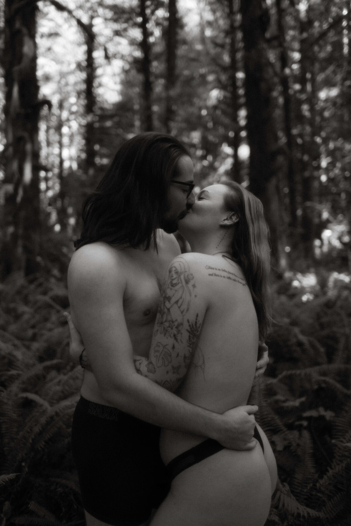 golden-ears-forest-steamy-boudoir-couple-photographer-26-lowres
