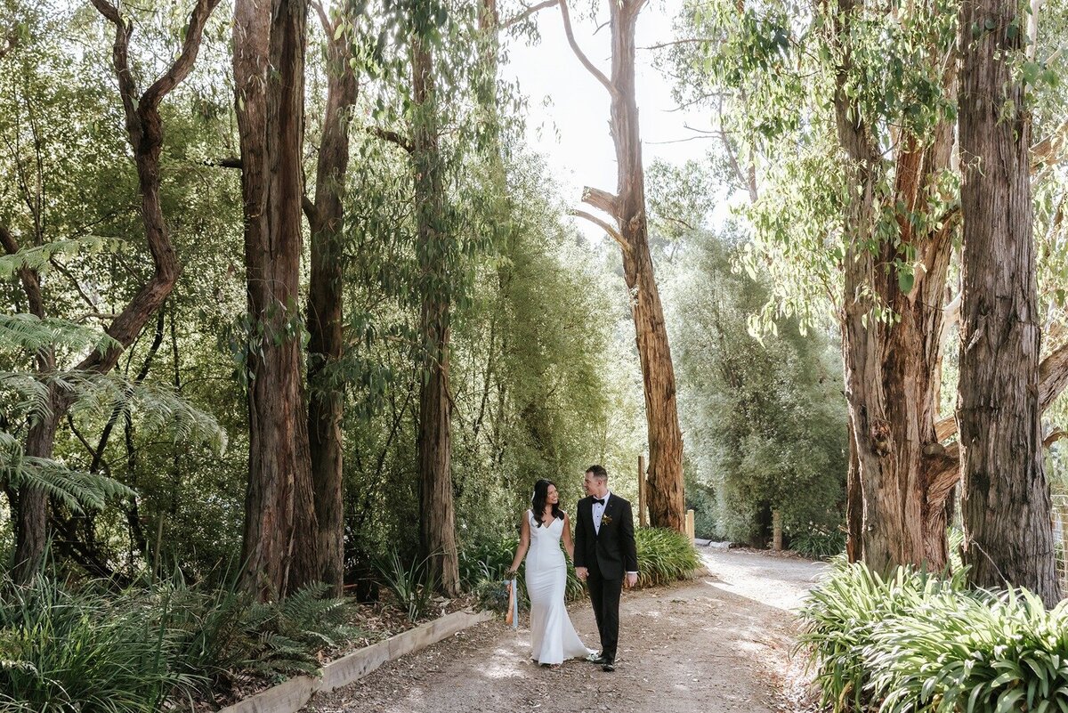 Elope-styled-micro-wedding-elopement-the-log-cabin-ranch38
