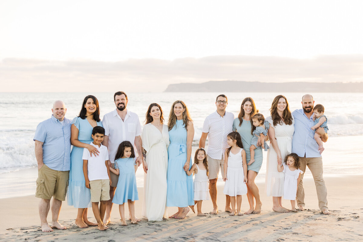 large-family-on-coronado-beach-san-diego