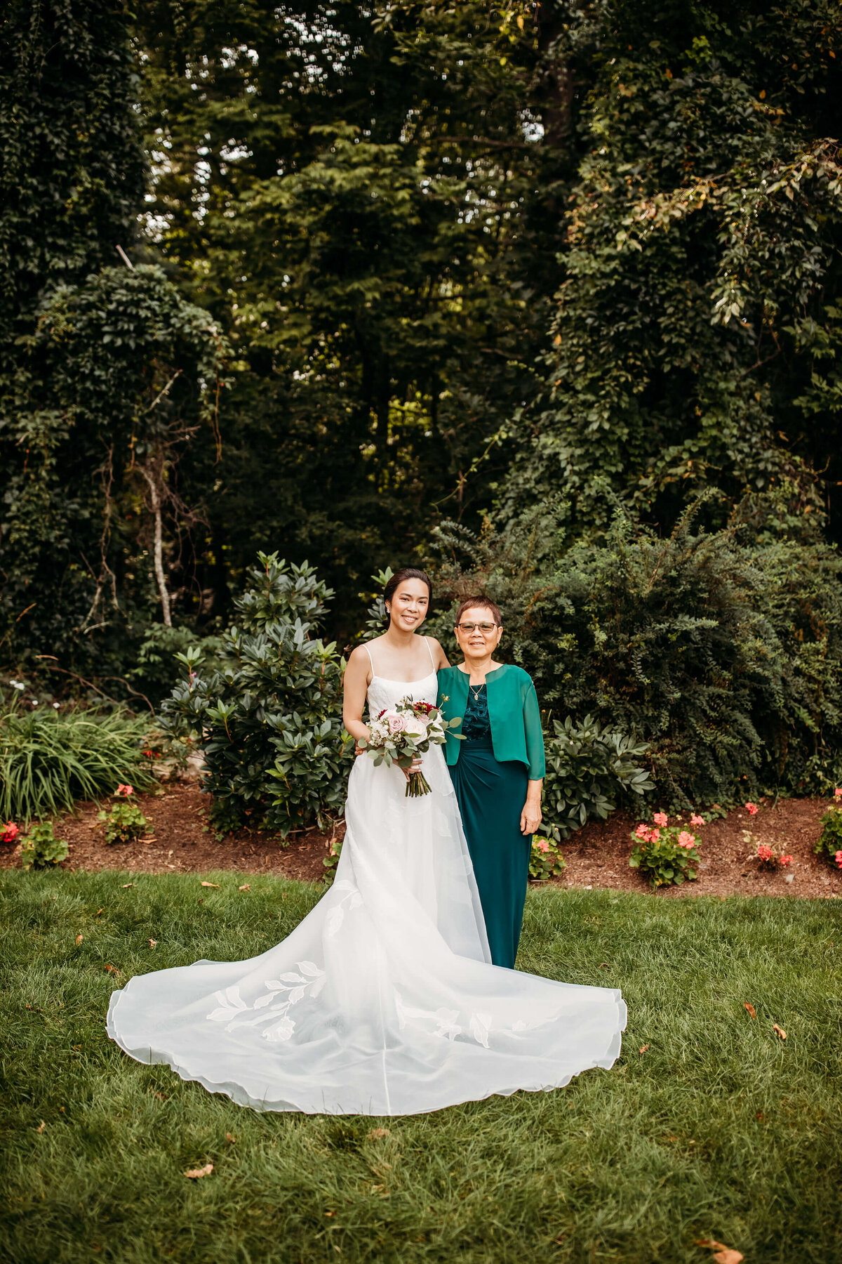 New_Hampshire_Wedding_Photographer_Bedford_Village_Inn-38