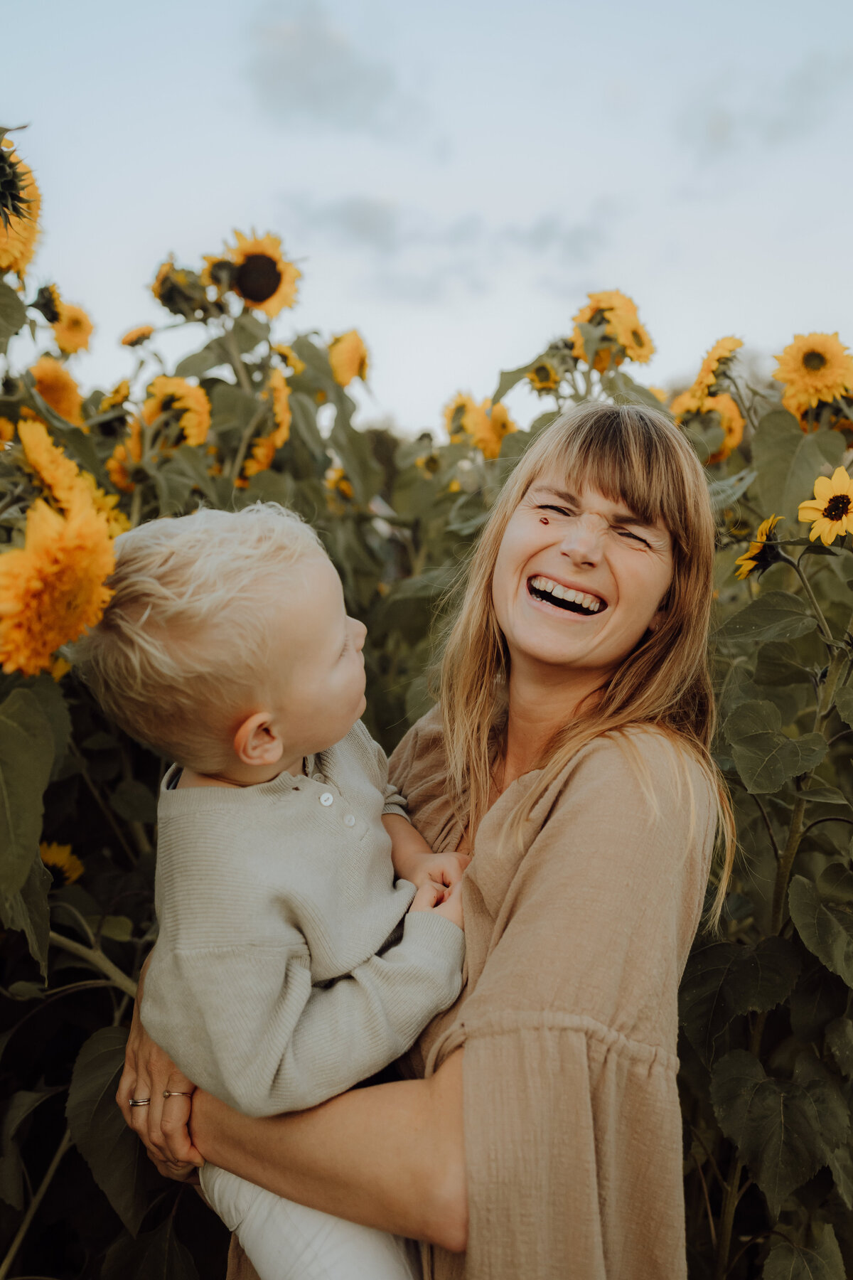 FamilyshootZonnebloemen (99 van 100)