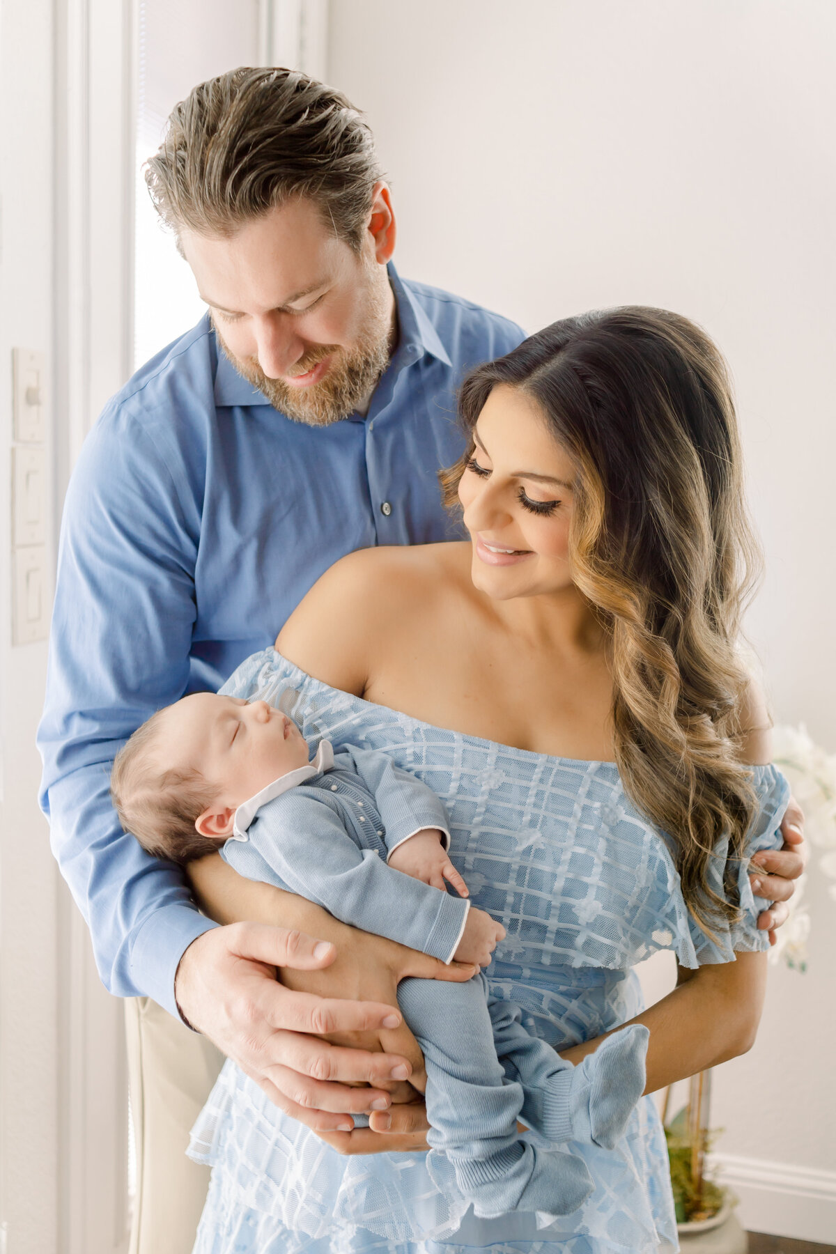 dallas newborn lifestyle photographer serving families all over the dfw area