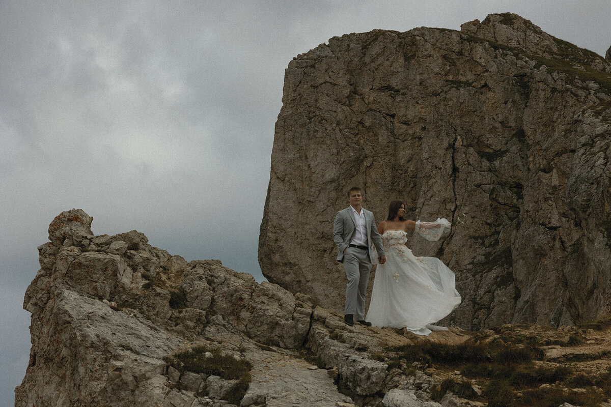 destination-wedding-elopement-photographer-italy-dolomites-seceda-documentary-tanya-davids-photo-film-108