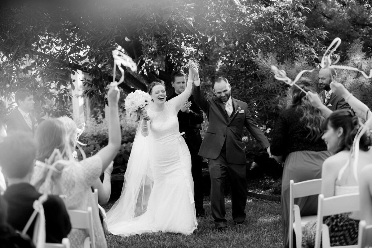Wedding-Moments10 Wedding Couple Exit MN_Arboretum_Wedding_Photographer_0040 copy_162354