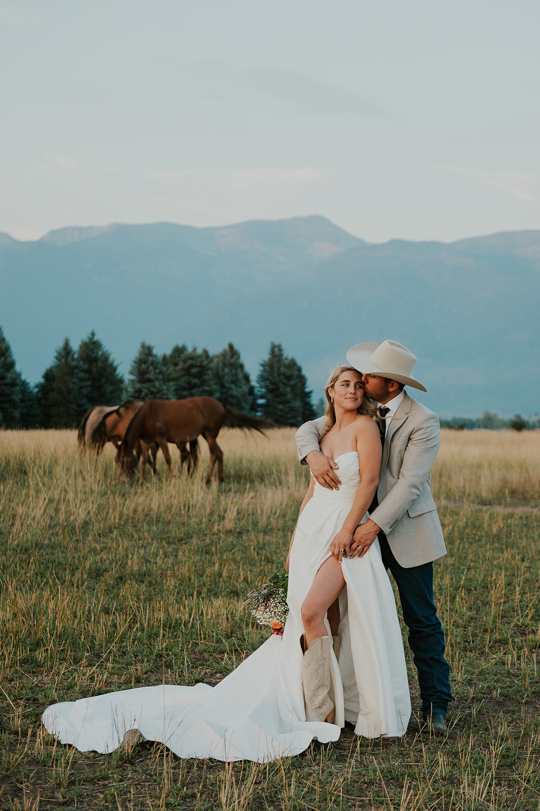 presley-gray-luxury-western-montana-wedding-9209