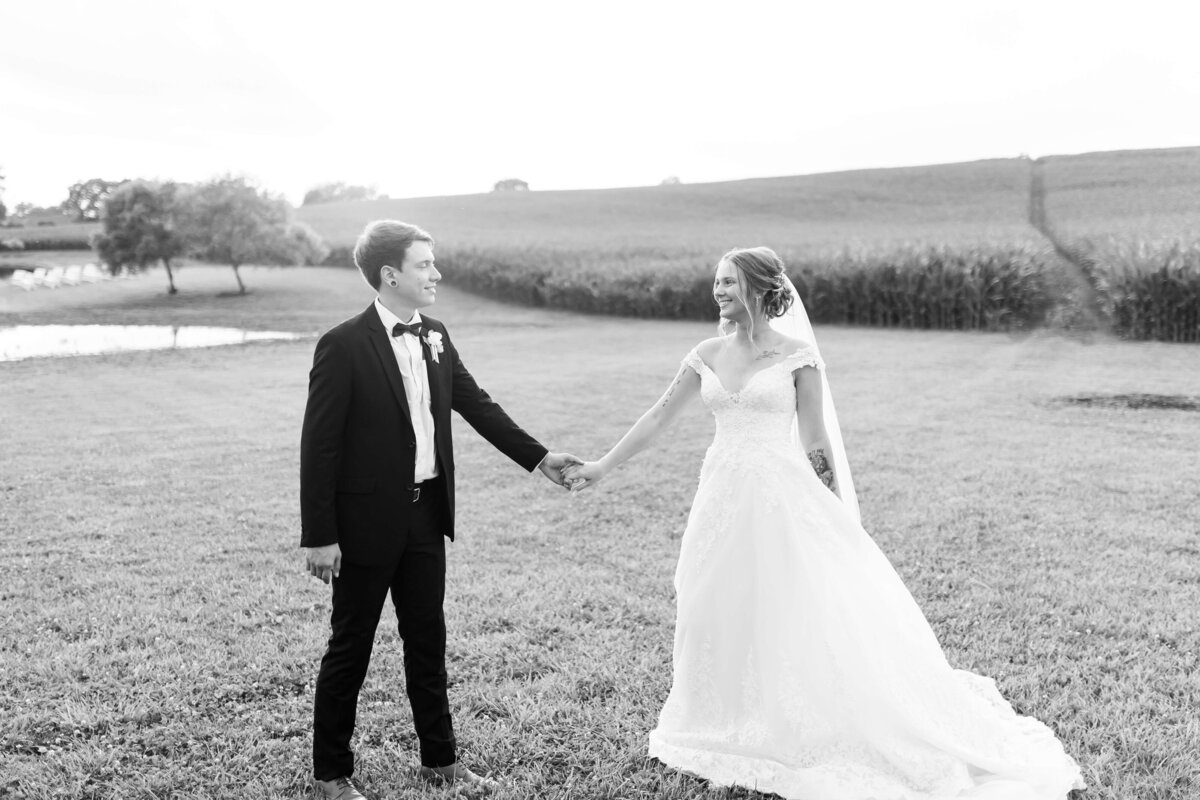Bride and groom portraits in the grounds of the Ruby Cora wedding venue in Clarksville, TN