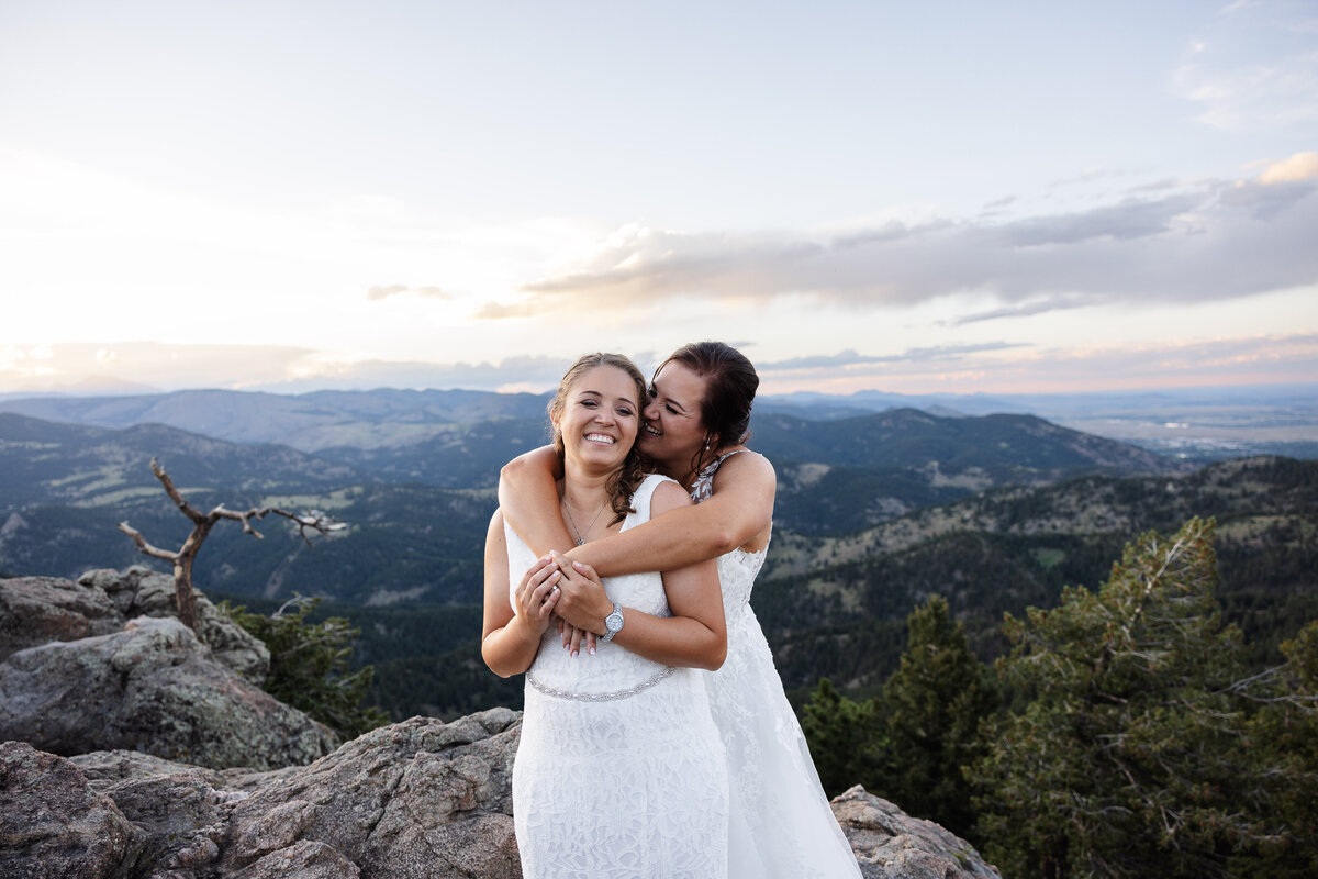 Elope with family in the mountains of Colorado_Destination Wedding Photographer_Caitlyn Cloud Photography8