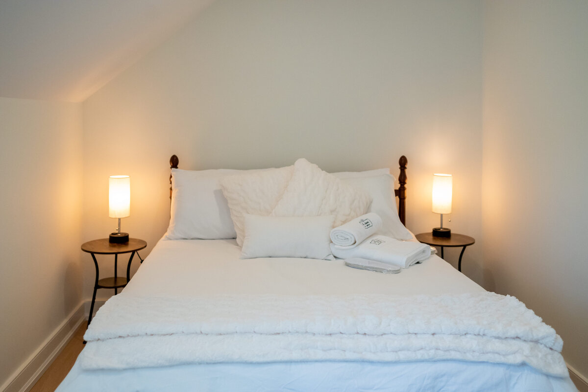 celinegarneau-upstairsbedroom13