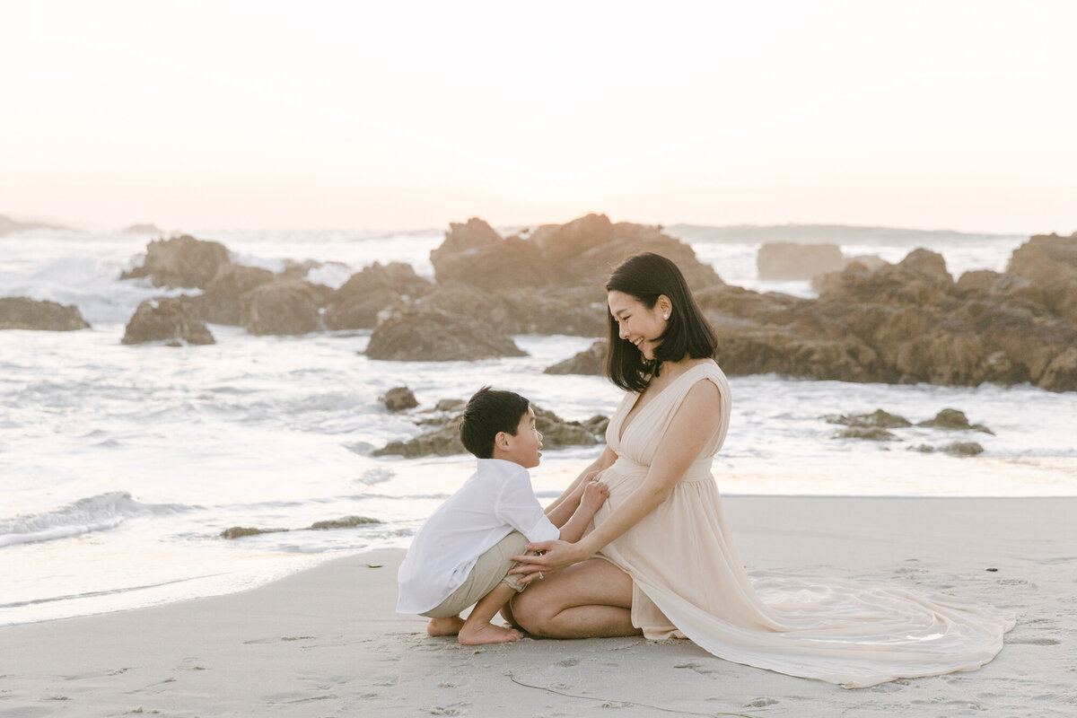 PERRUCCIPHOTO_PEBBLE_BEACH_FAMILY_MATERNITY_SESSION_114