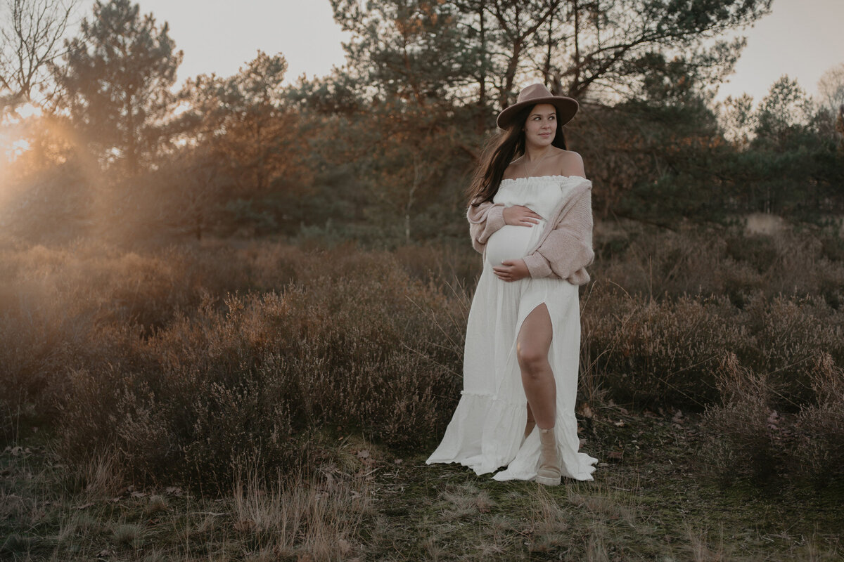 zwangerschap_zwangerschapshoot_fotoshoot_Momentjes & Zo (17 van 32)