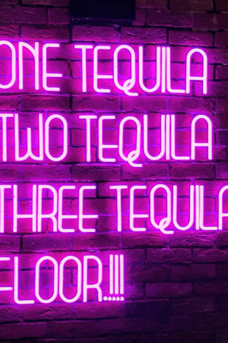 ellis-signs-pink-led-neon-sign-for-bar-newcastle-gateshead-north-east