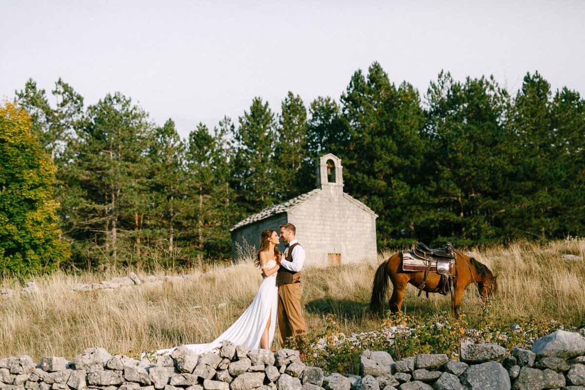 Engagement 1200px-1175