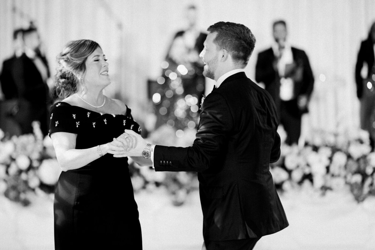 Grand Rapids Wedding Photographer JW Marriott790