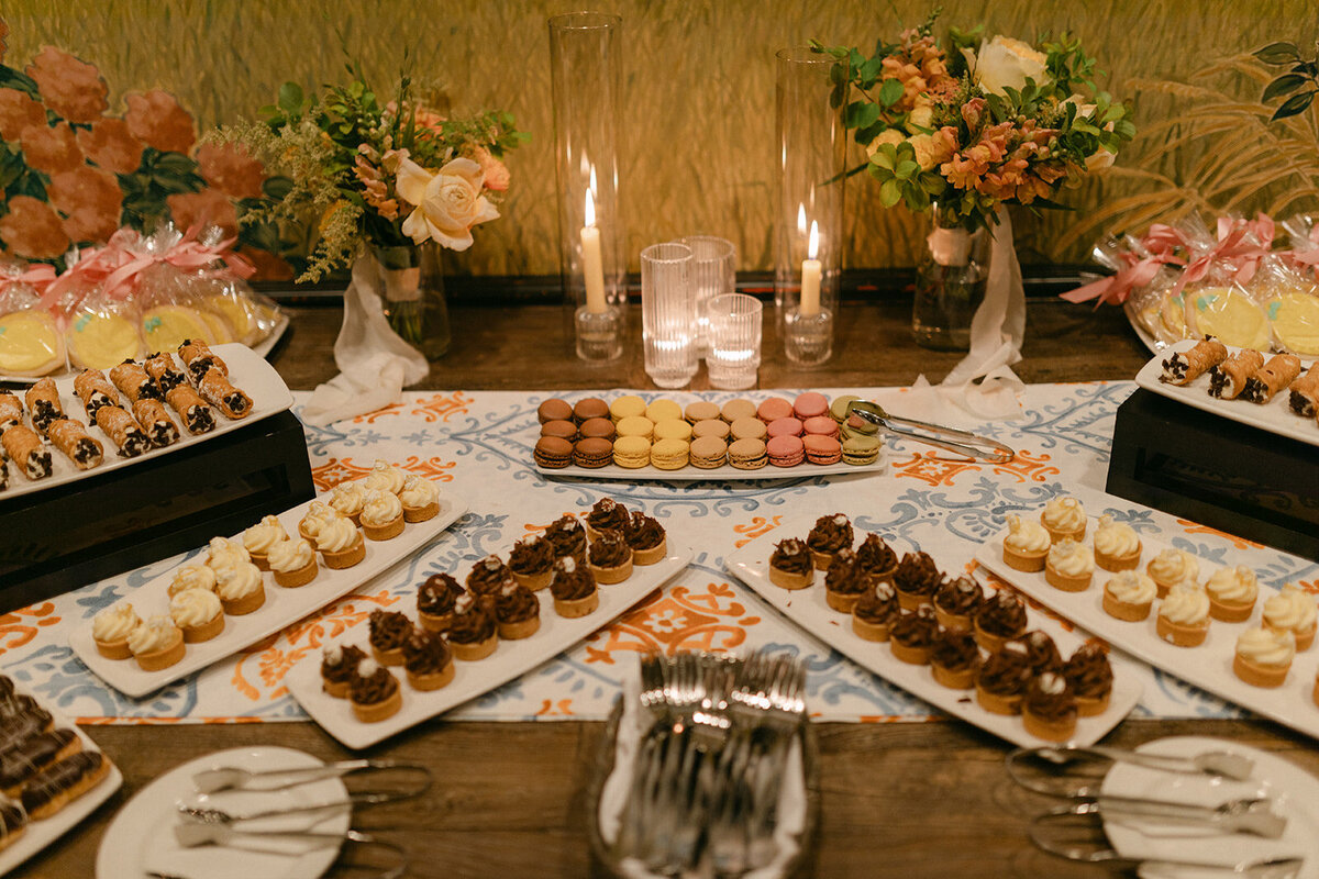 Verve-Event-Co-Juliana-Cole-Photography-Inns-of-Aurora-Tuscan-Wedding -Destination-Wedding-Planner-Wedding-Blood-Orange-Cake (1 (13)
