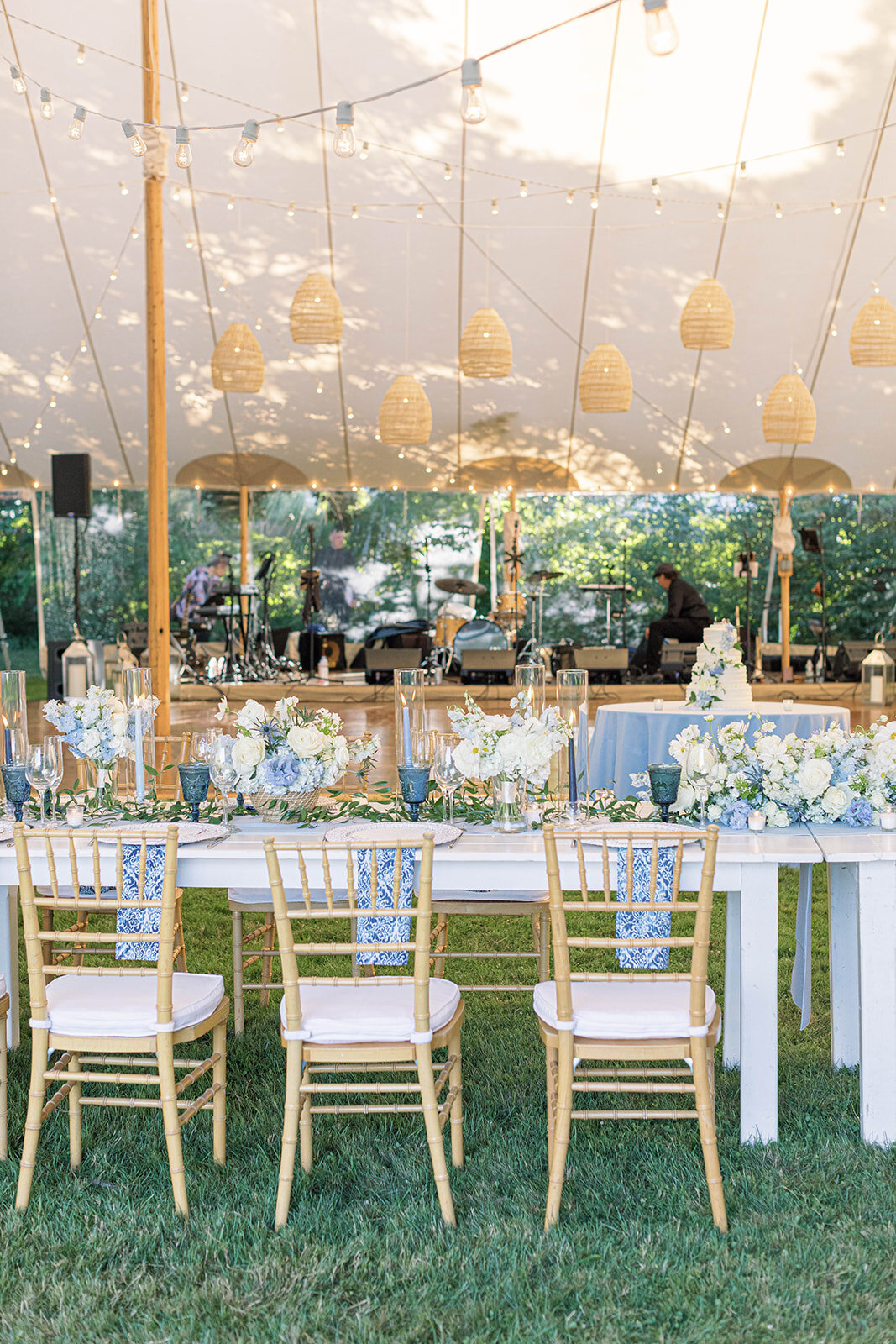 Kate-Murtaugh-Events-private-estate-tented-wedding-planner-backyard