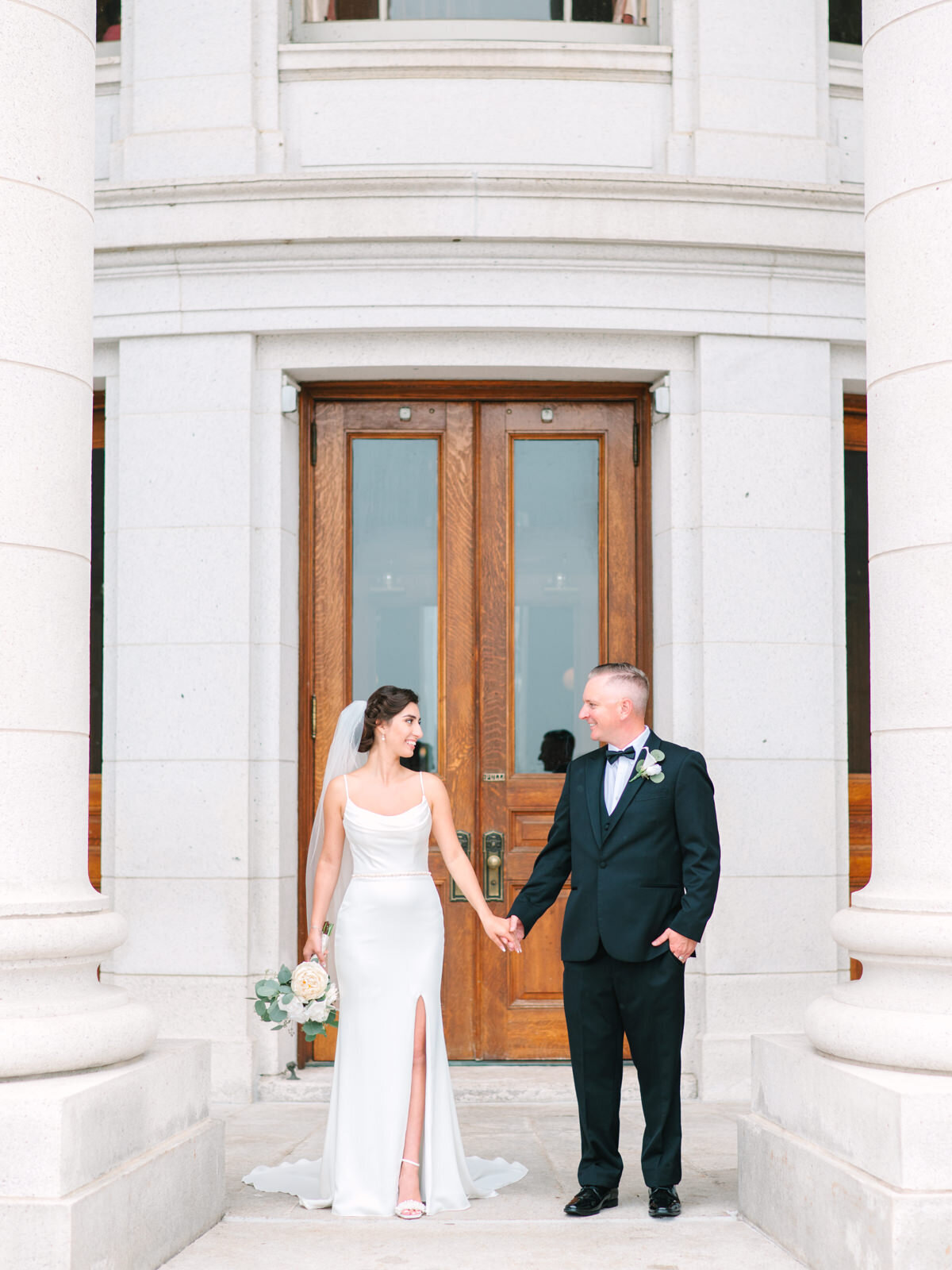 madison-capitol-building-wedding-portrait-kassieanaphotography.com