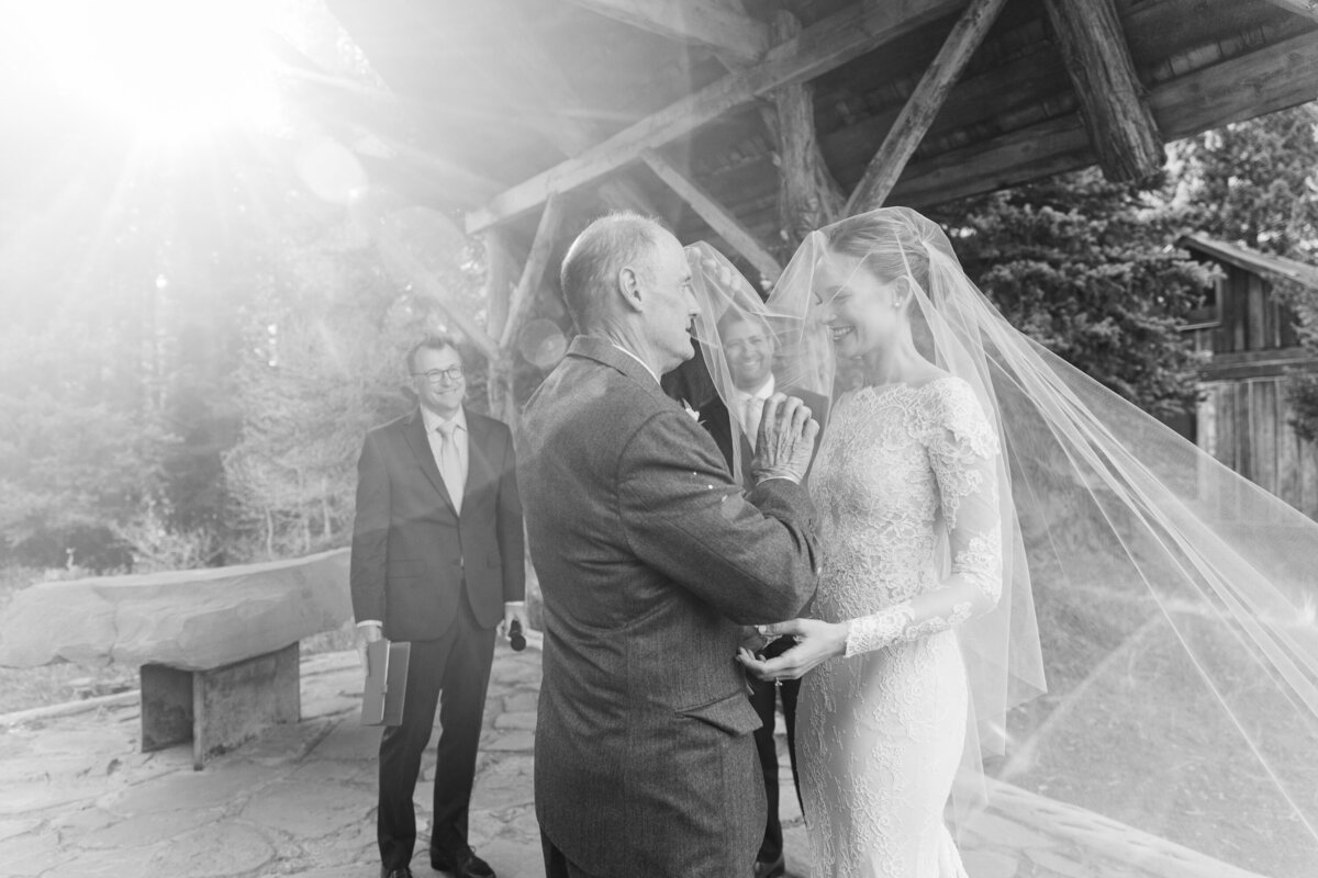 AbieLivesayPhotography-DuntonHotSpringsPhotographer-ElizabethCHristopher-Preview-45