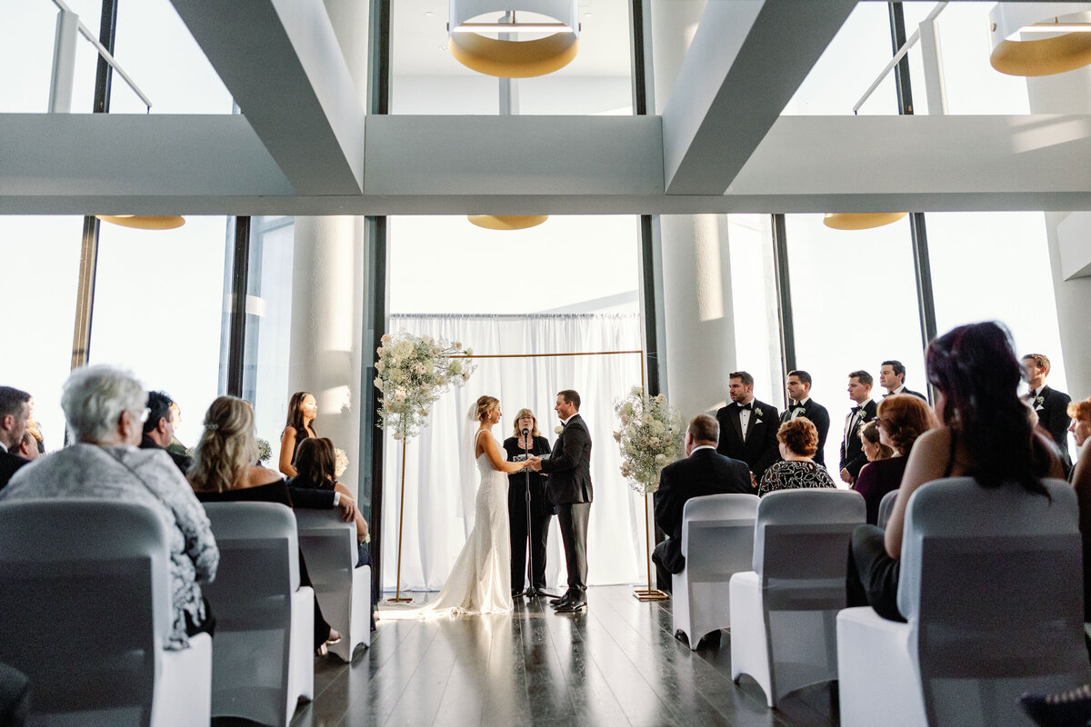 modern wedding ceremony at the highlands in detroit's GM renaissance center