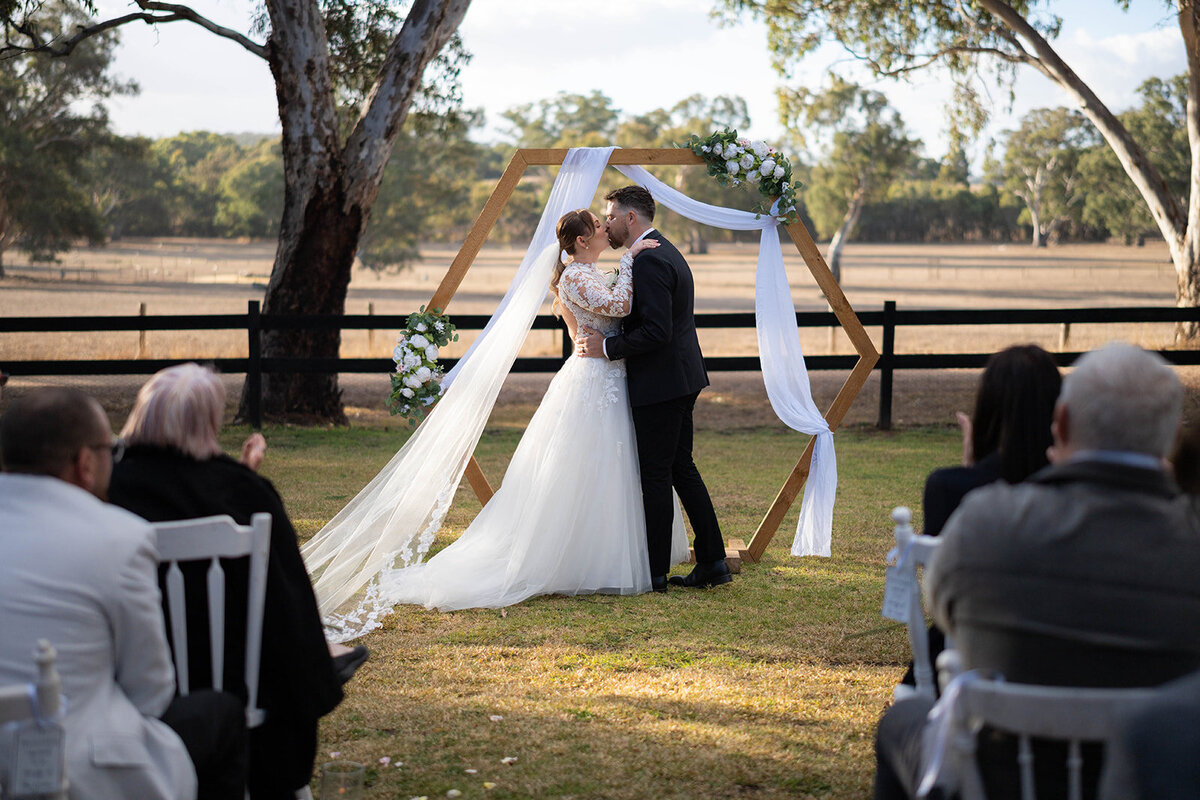 The married couples first kiss