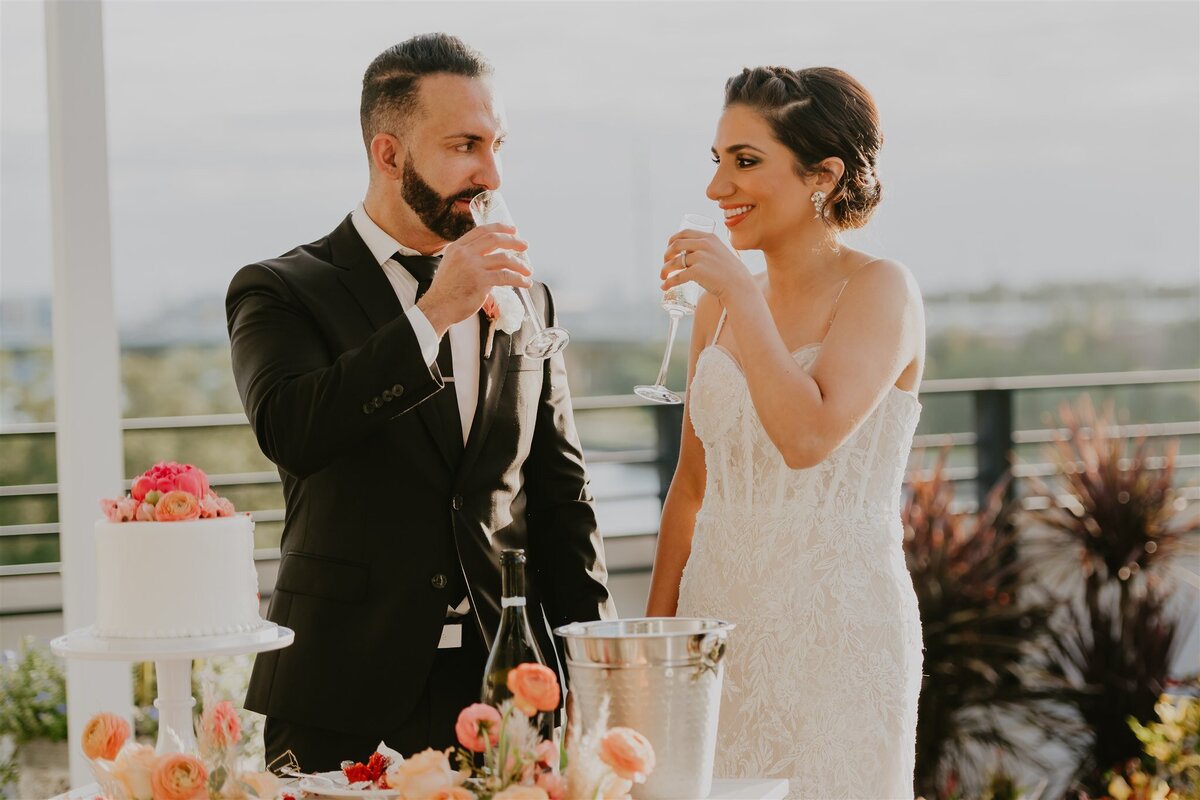 regina-the-photog-rooftop220-florida-elopement-chantilly-chic-celebrations-7