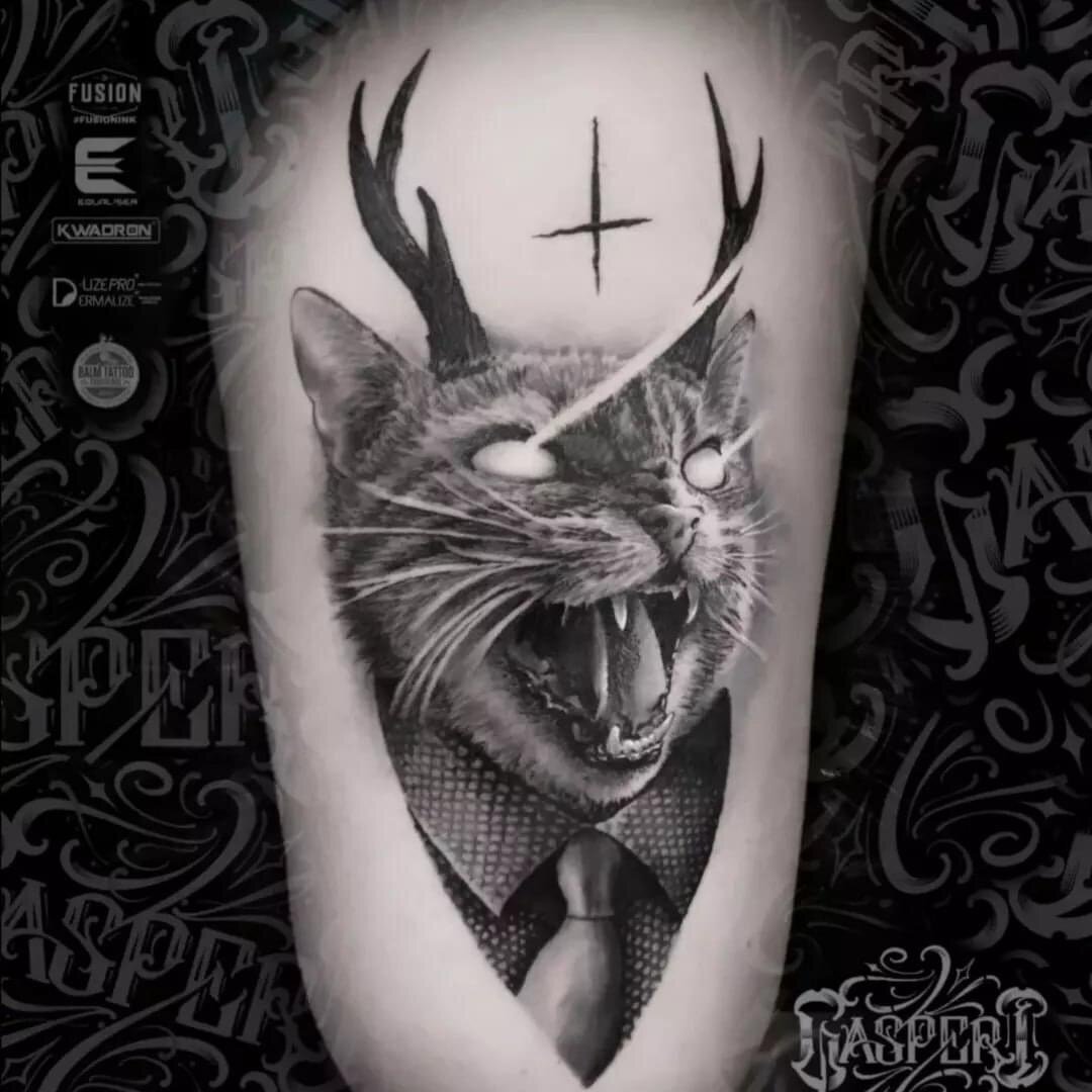 roberto-guest-artist-bloodyink-tattoo-studio-hinwil-2023 (5)