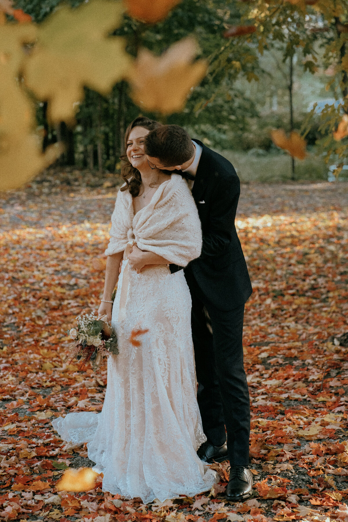 fall_wedding_at_manoir_maplewood_Montreal_Raphaelle_Granger_high_end_wedding_Photographer-104