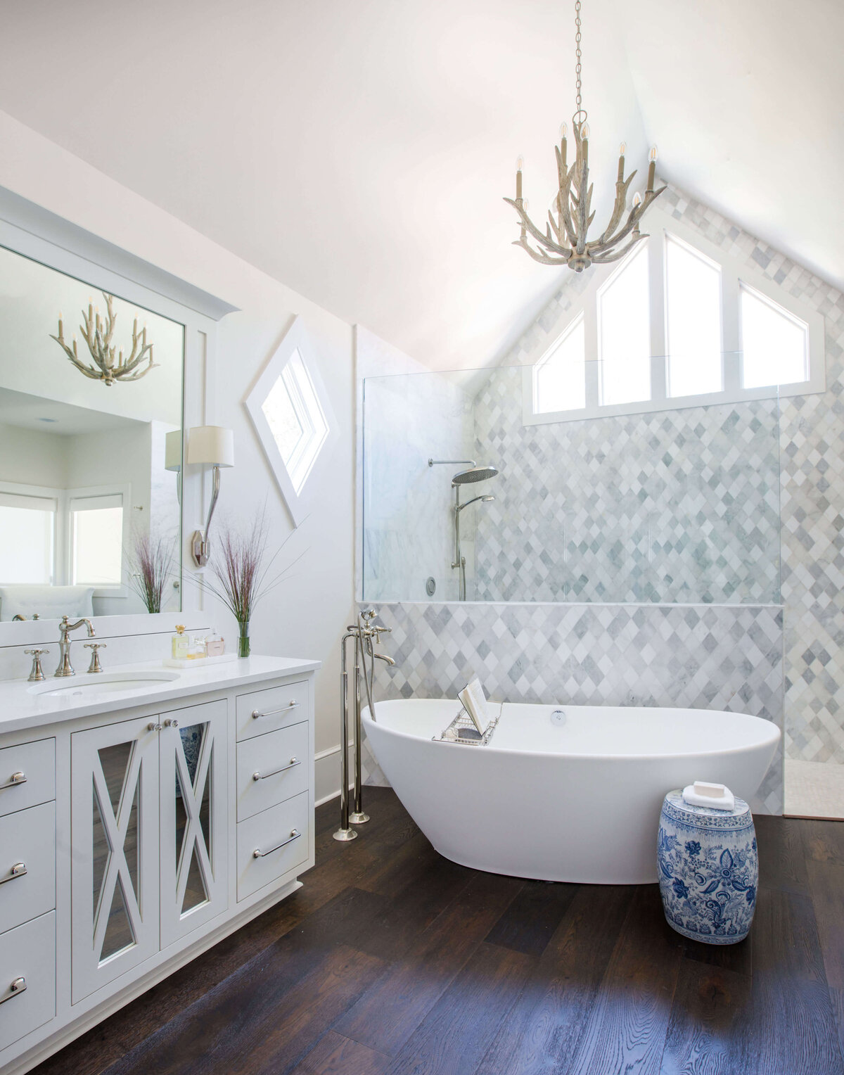 Long Point Amelia Island Lola Interiors Primary Bathroom