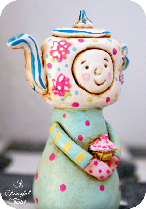 cupcake-de-la-tea-party-doolittle-side