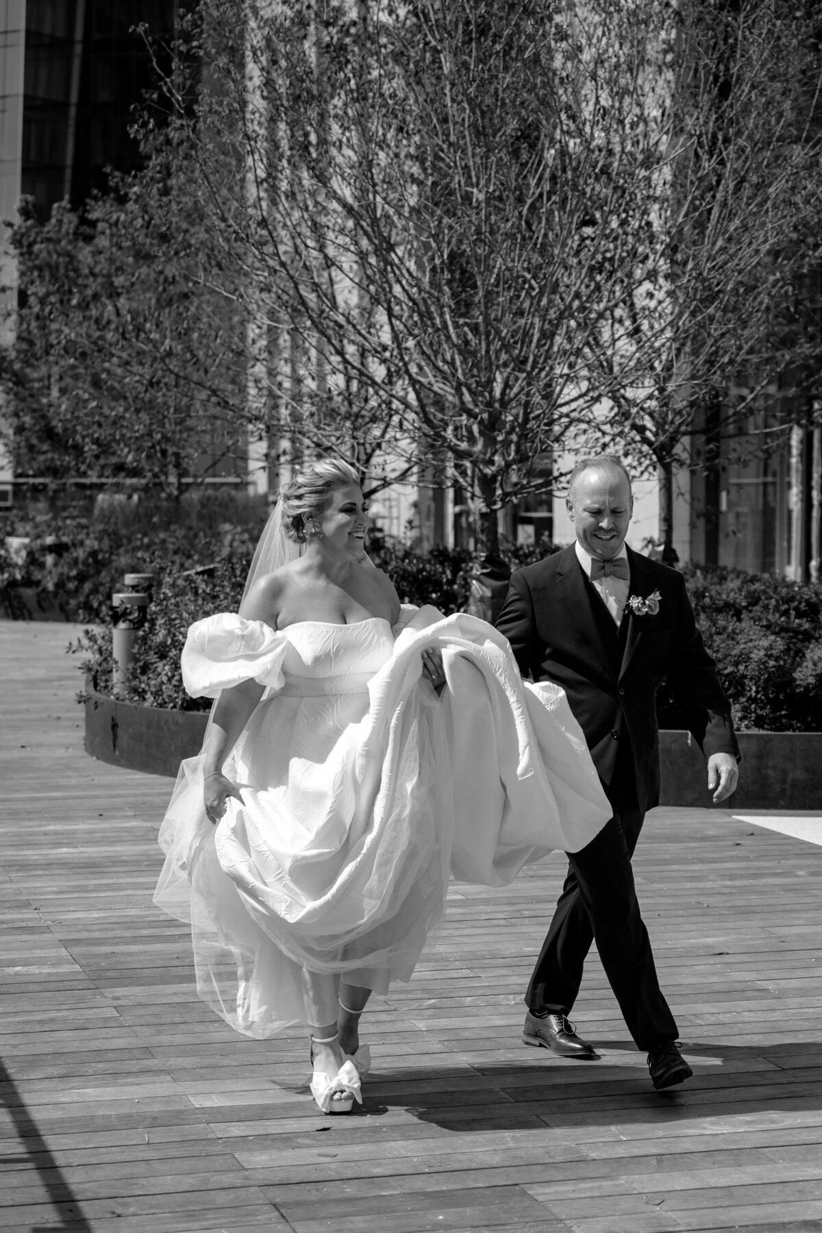 colorful-seaport-wedding-boston-lisa-gilbert-photography-13