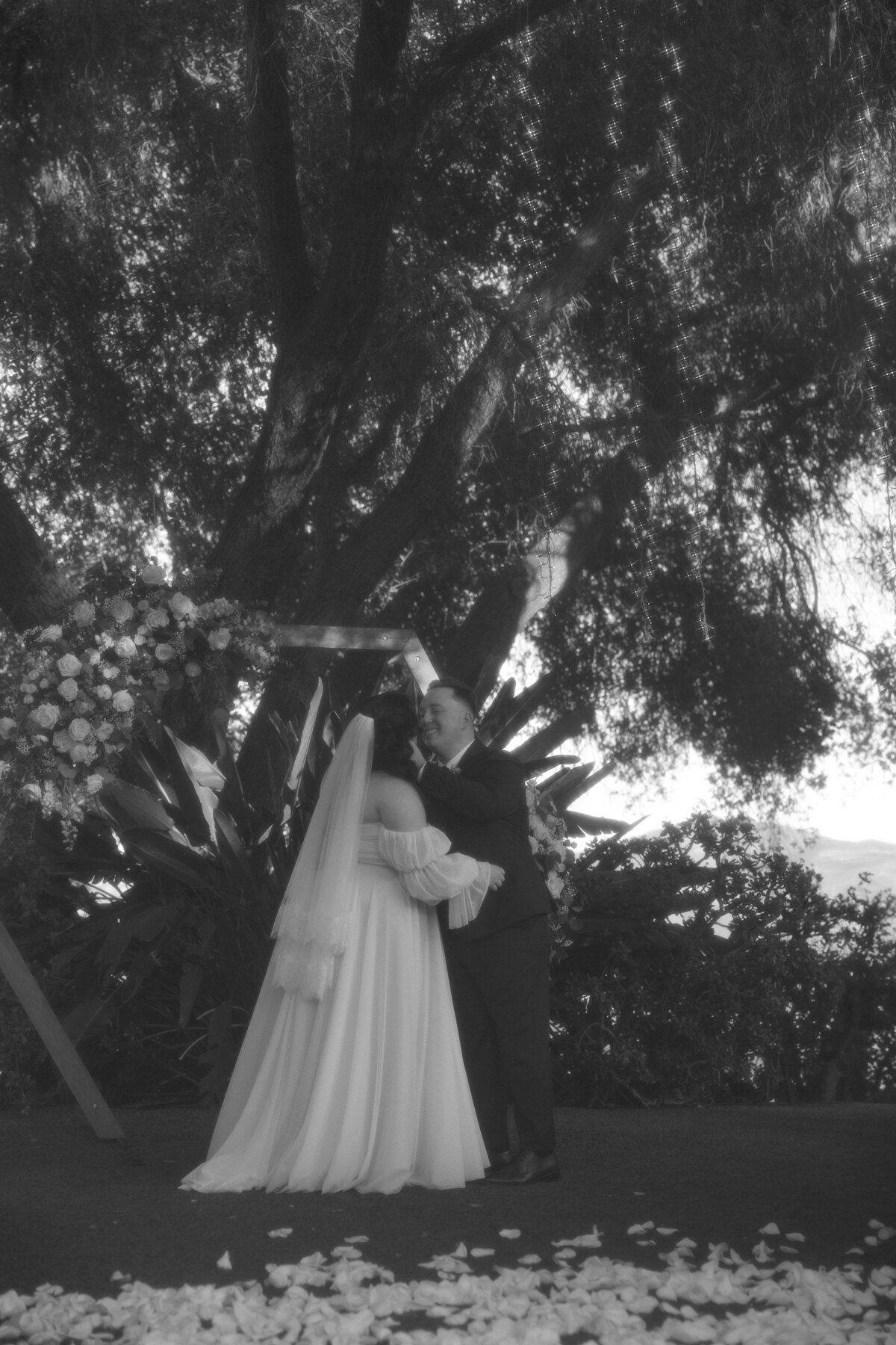 DYP-FALLBROOK-TIVOLI-OUTDOOR-WEDDING-24