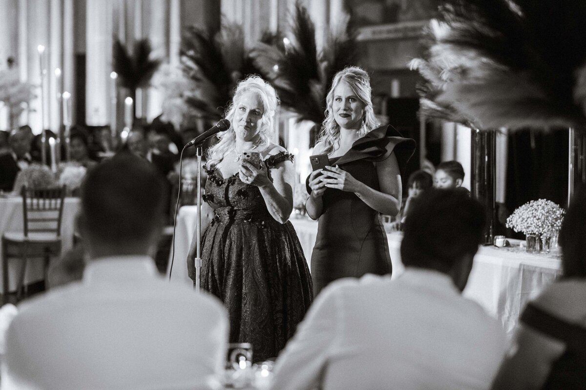 mom-and-sister-giving-wedding-toast