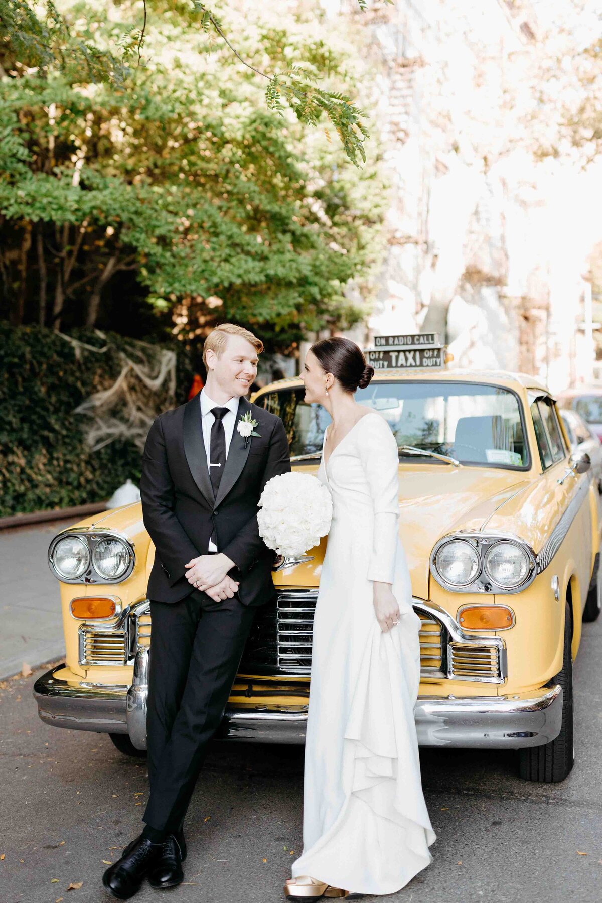 nyc-classic-cab-wedding-photography