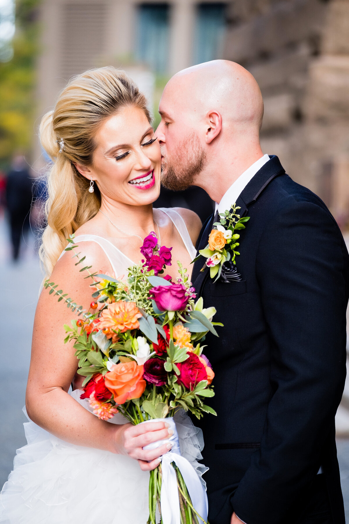 colorful pittsburgh small wedding at the allegheny county courthouse pittsburgh
